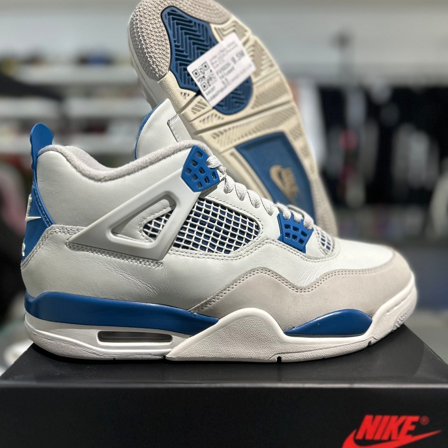 Jordan 4 Retro Military Blue (2024), pre-owned, US Men's 9.5 – photo 2 of 7