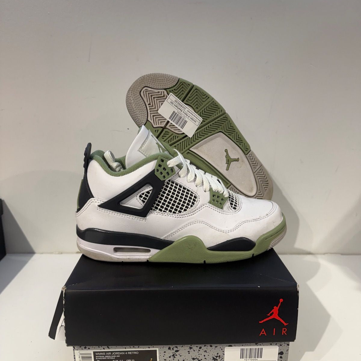 Jordan 4 Retro Seafoam (W), pre-owned, US Women's 8 – photo 2 of 6