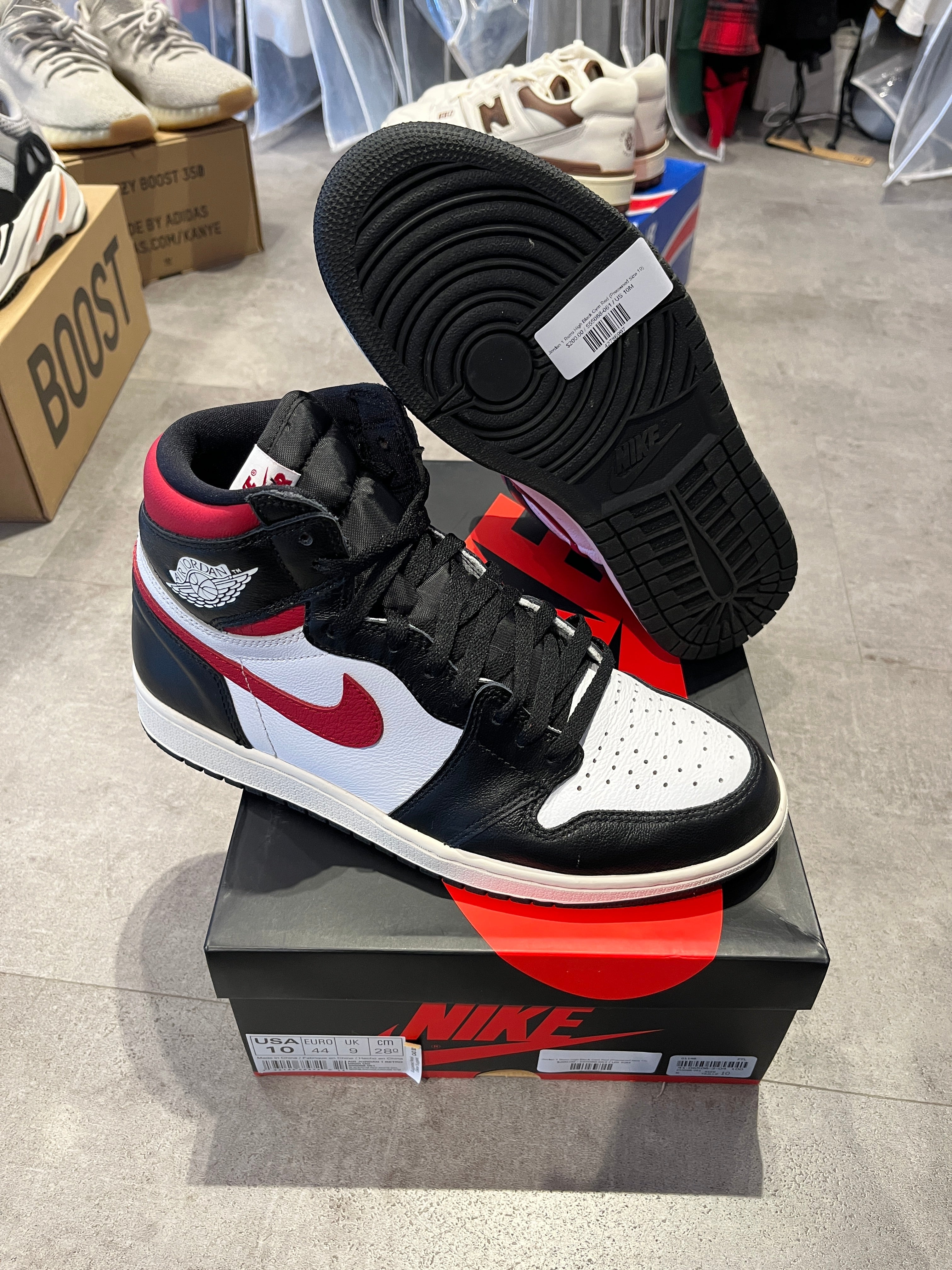 Jordan 1 Retro High Black Gym Red (Preowned Size 10)