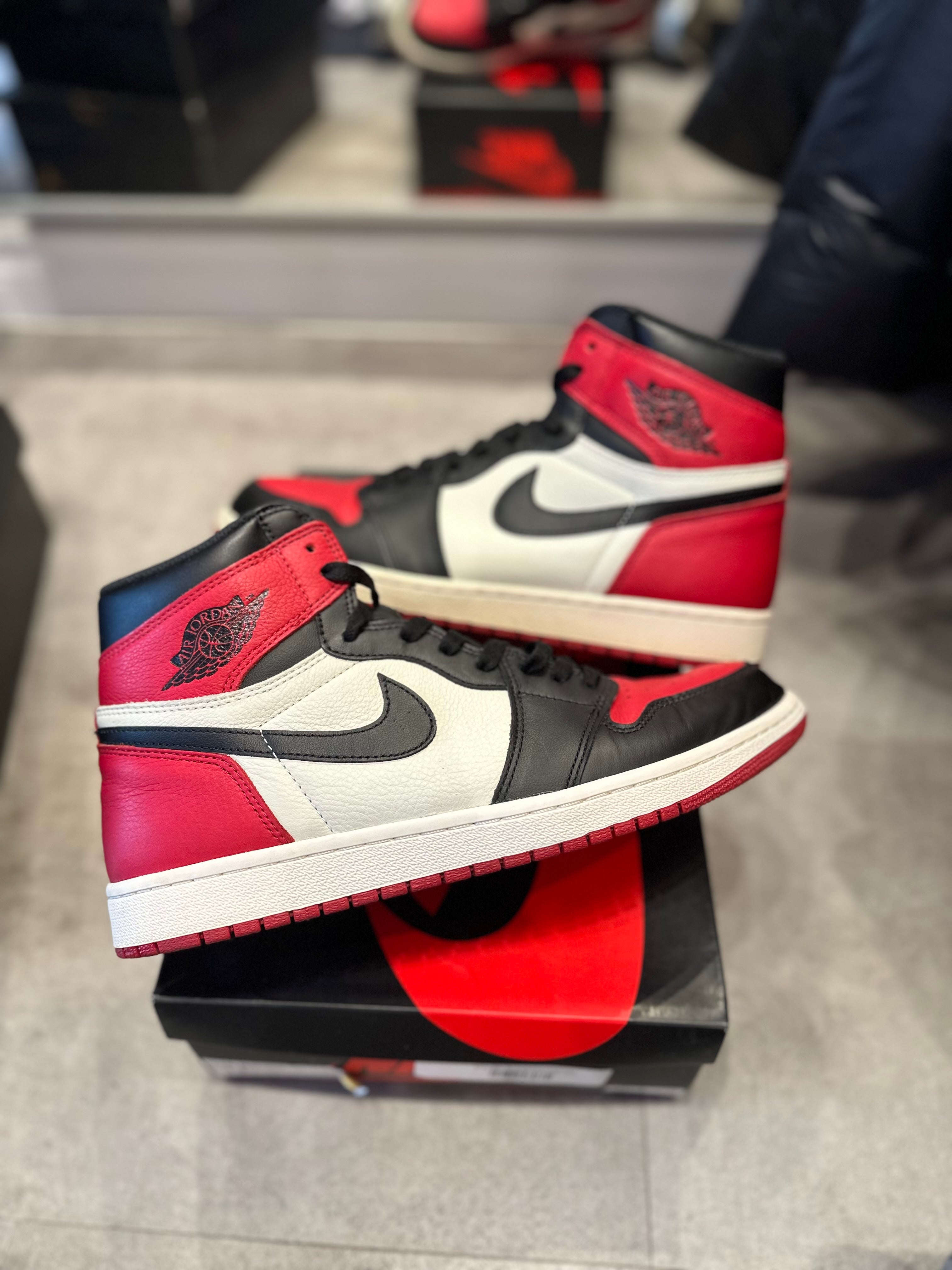 Jordan 1 Retro High OG Bred Toe (Preowned Size 11)