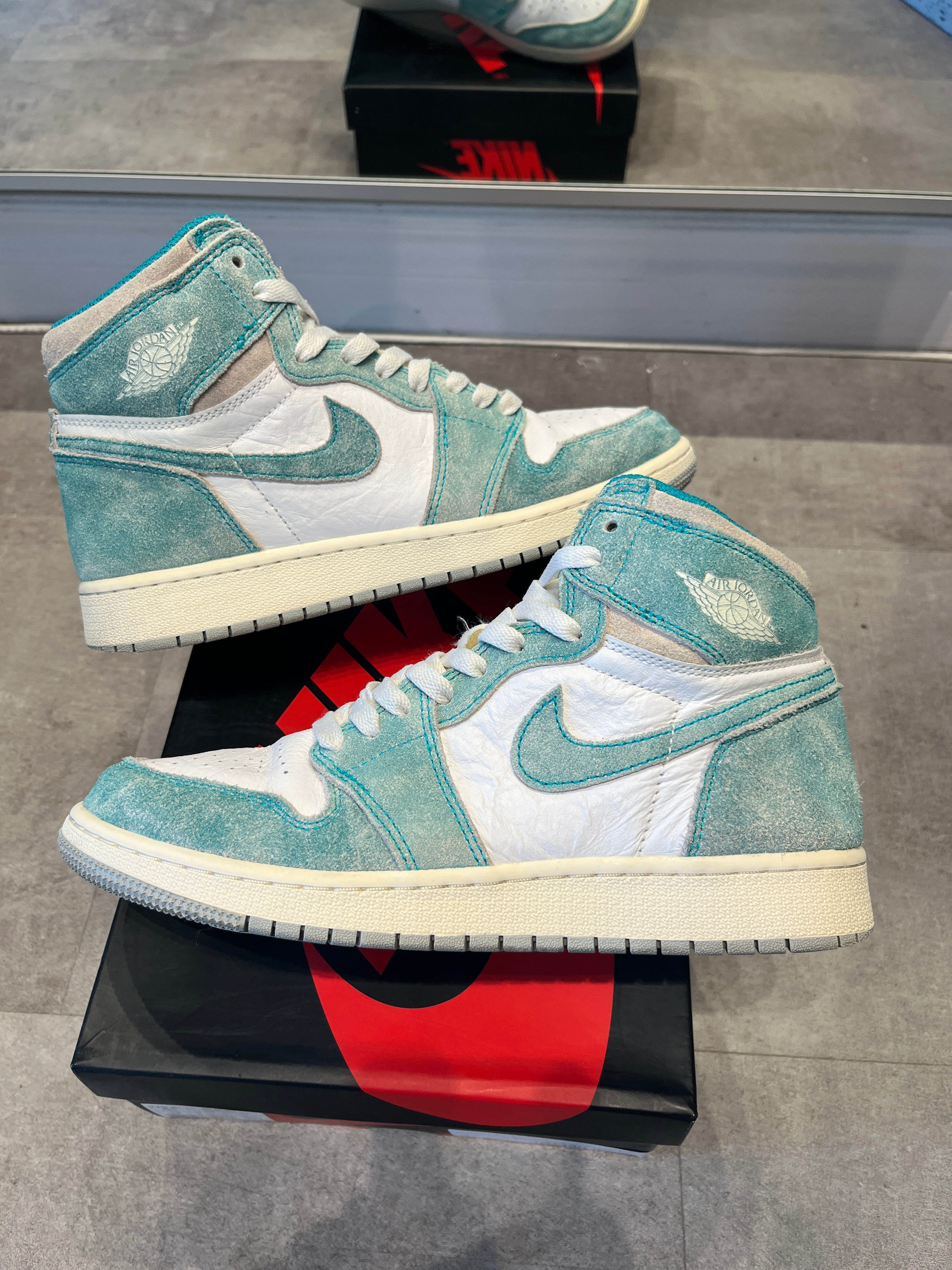 Jordan 1 Retro High Turbo Green (GS) (Preowned)