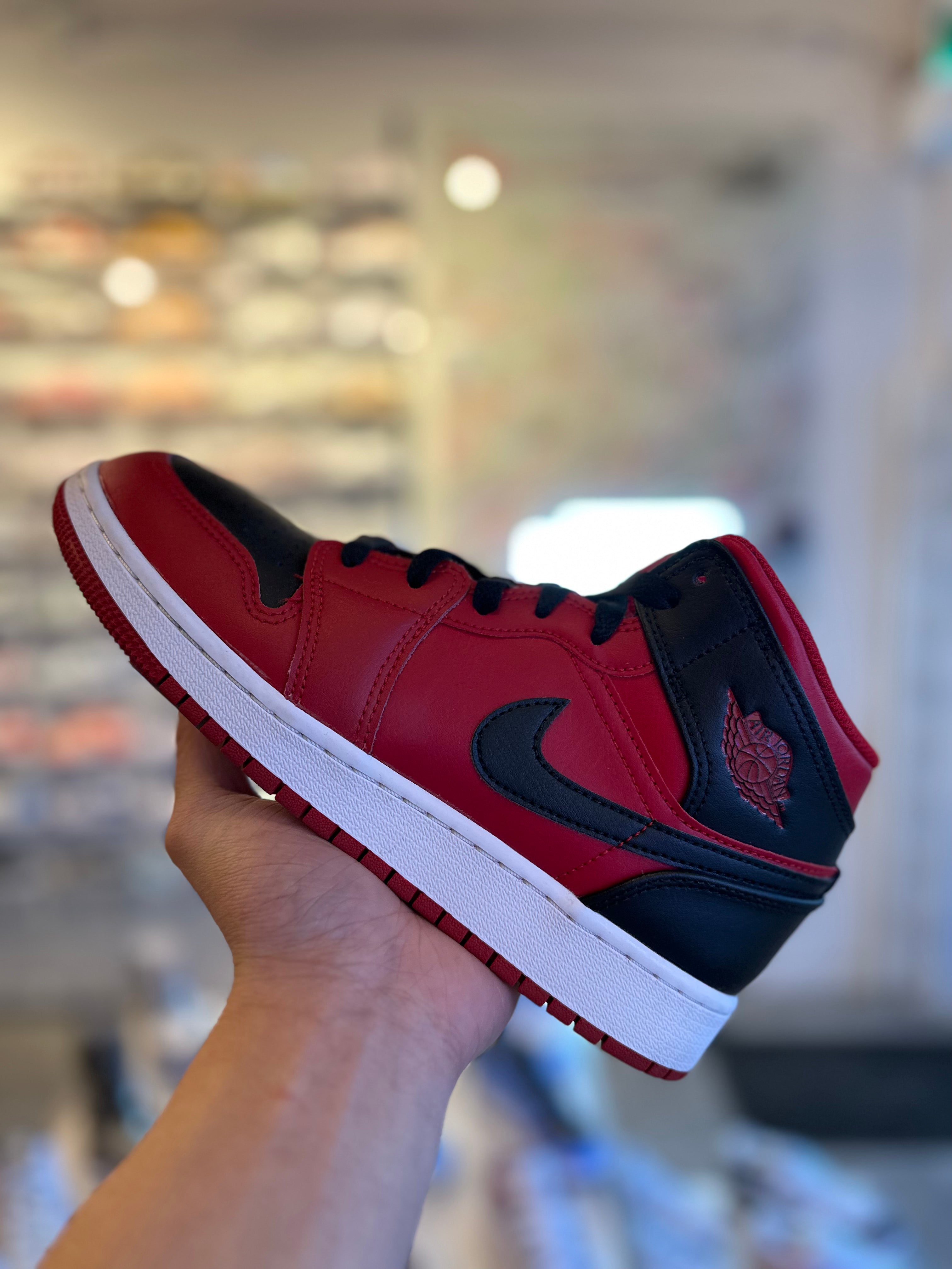 Jordan 1 Mid Reverse Bred (GS) (Preowned Size 5y)