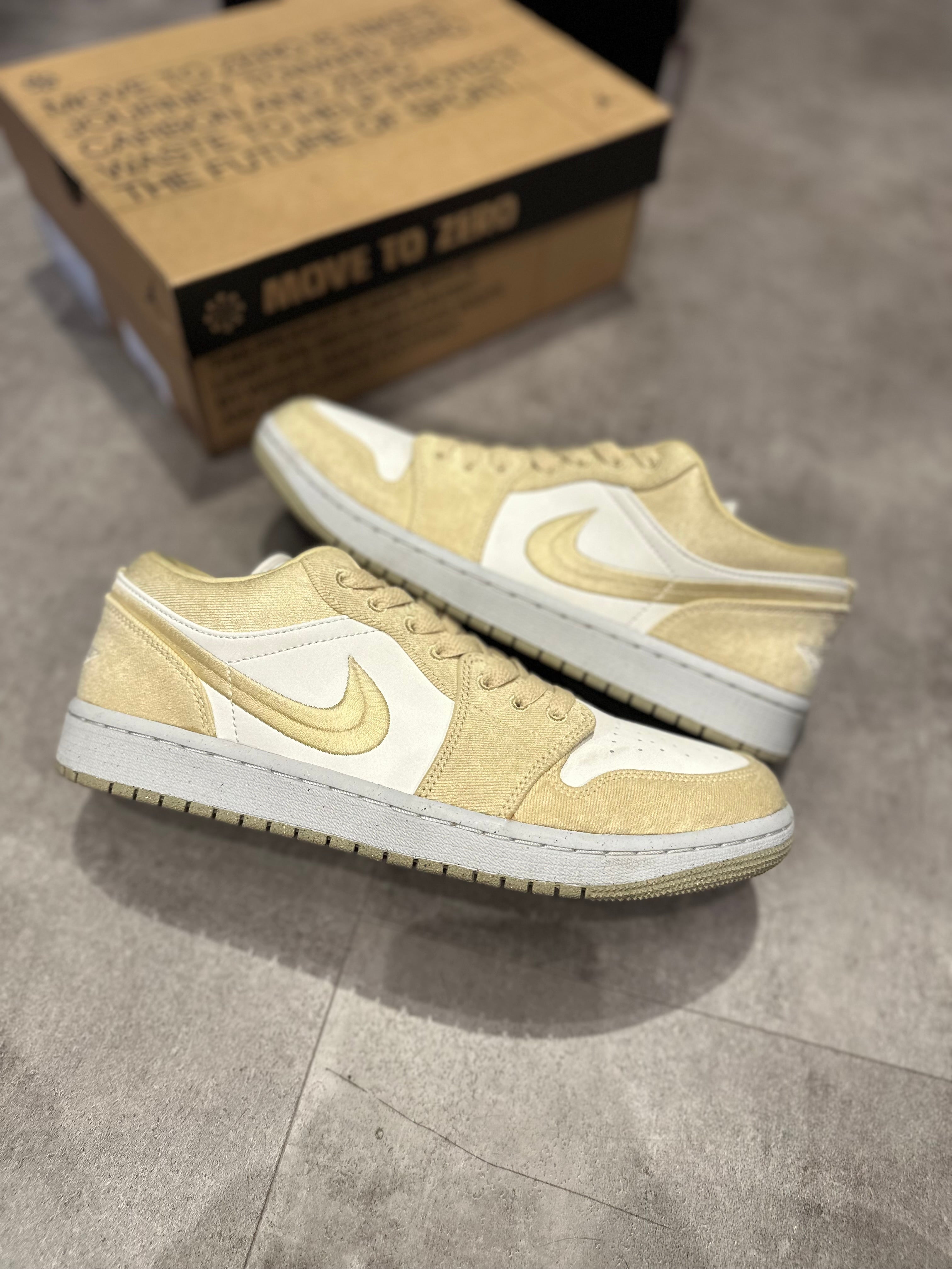 Jordan 1 Low SE Team Gold (Preowned)