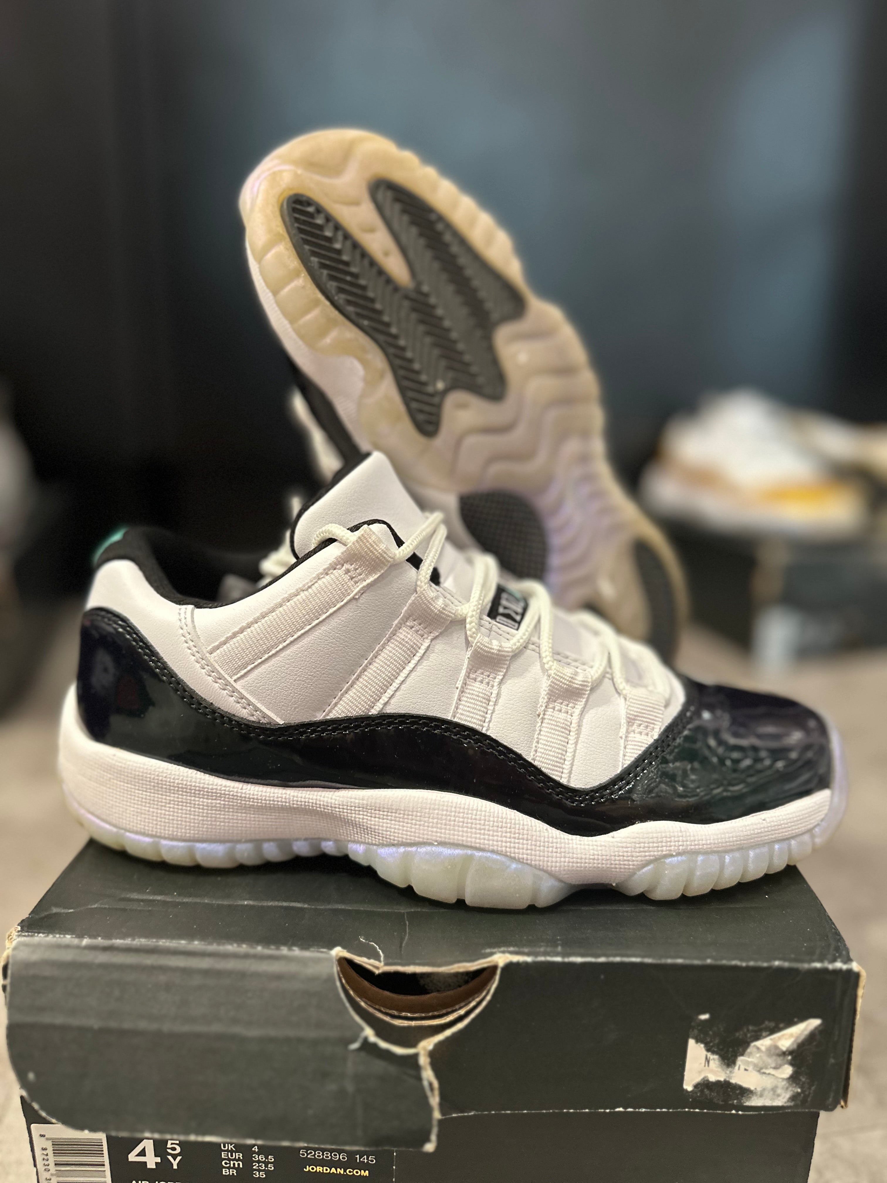 Jordan 11 Retro Low Iridescent (GS) (Preowned)