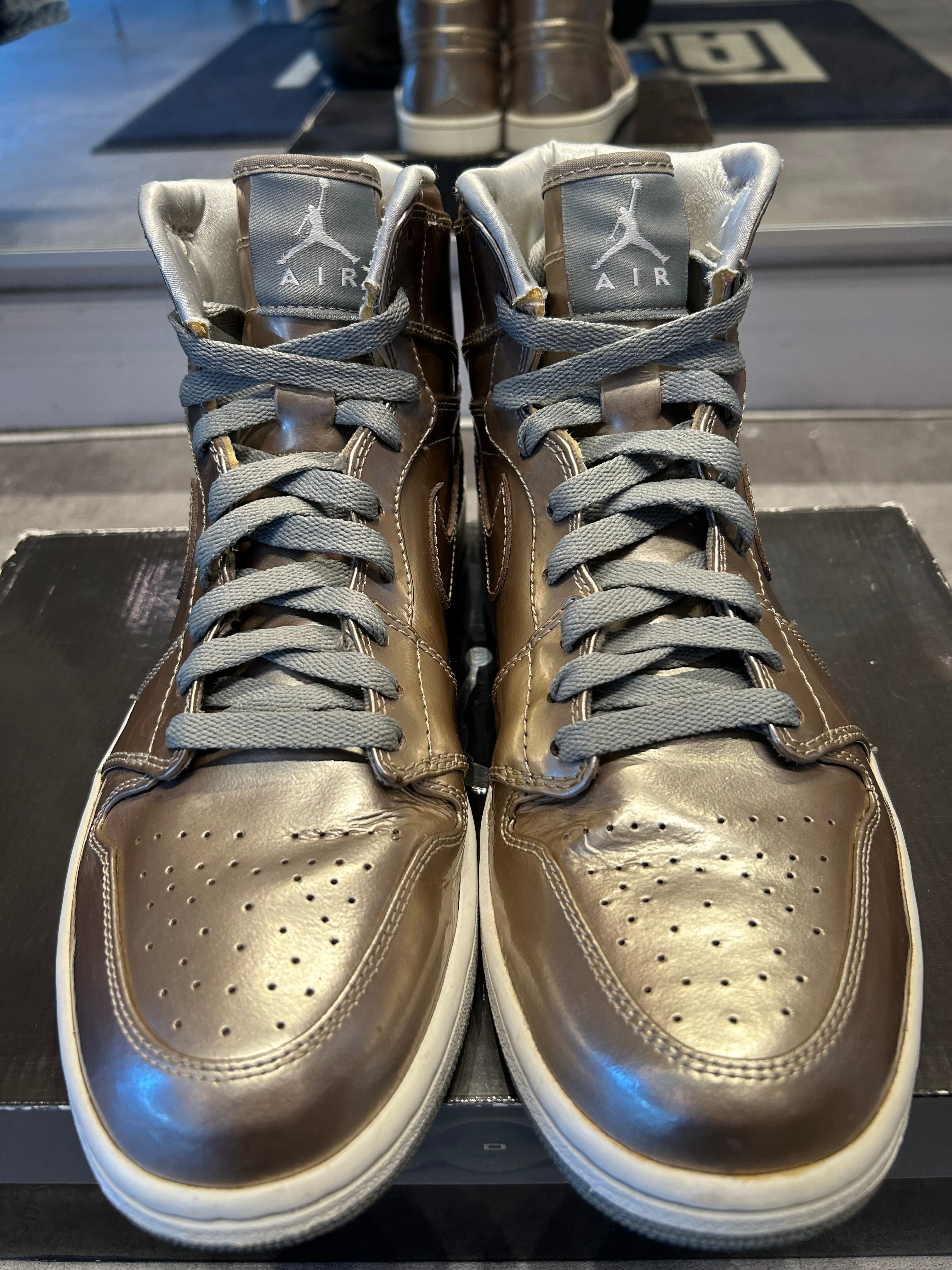 Jordan 1 Retro High Metallic Zinc (Preowned)