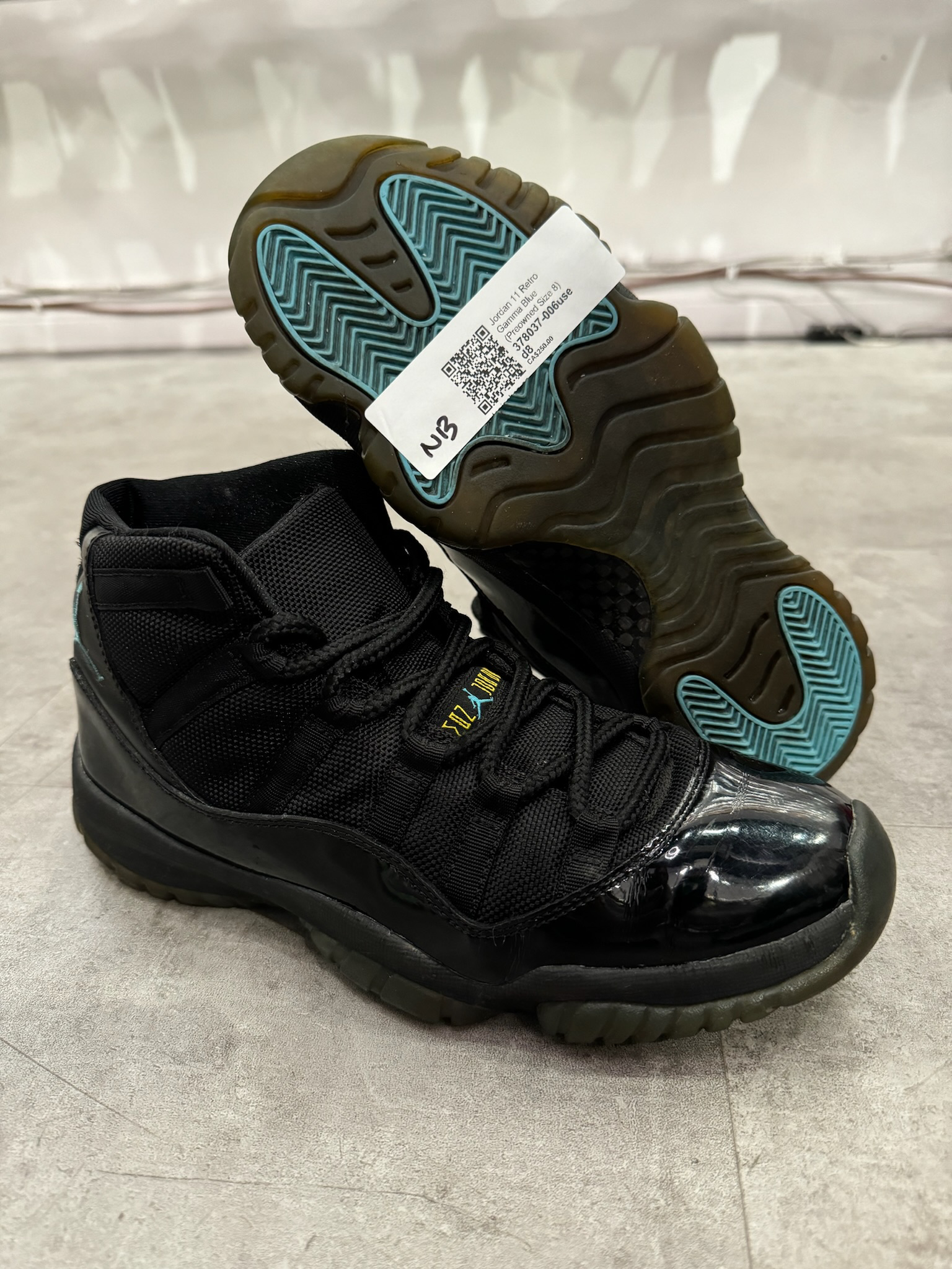 Jordan 11 Retro Gamma Blue (Preowned Size 8)