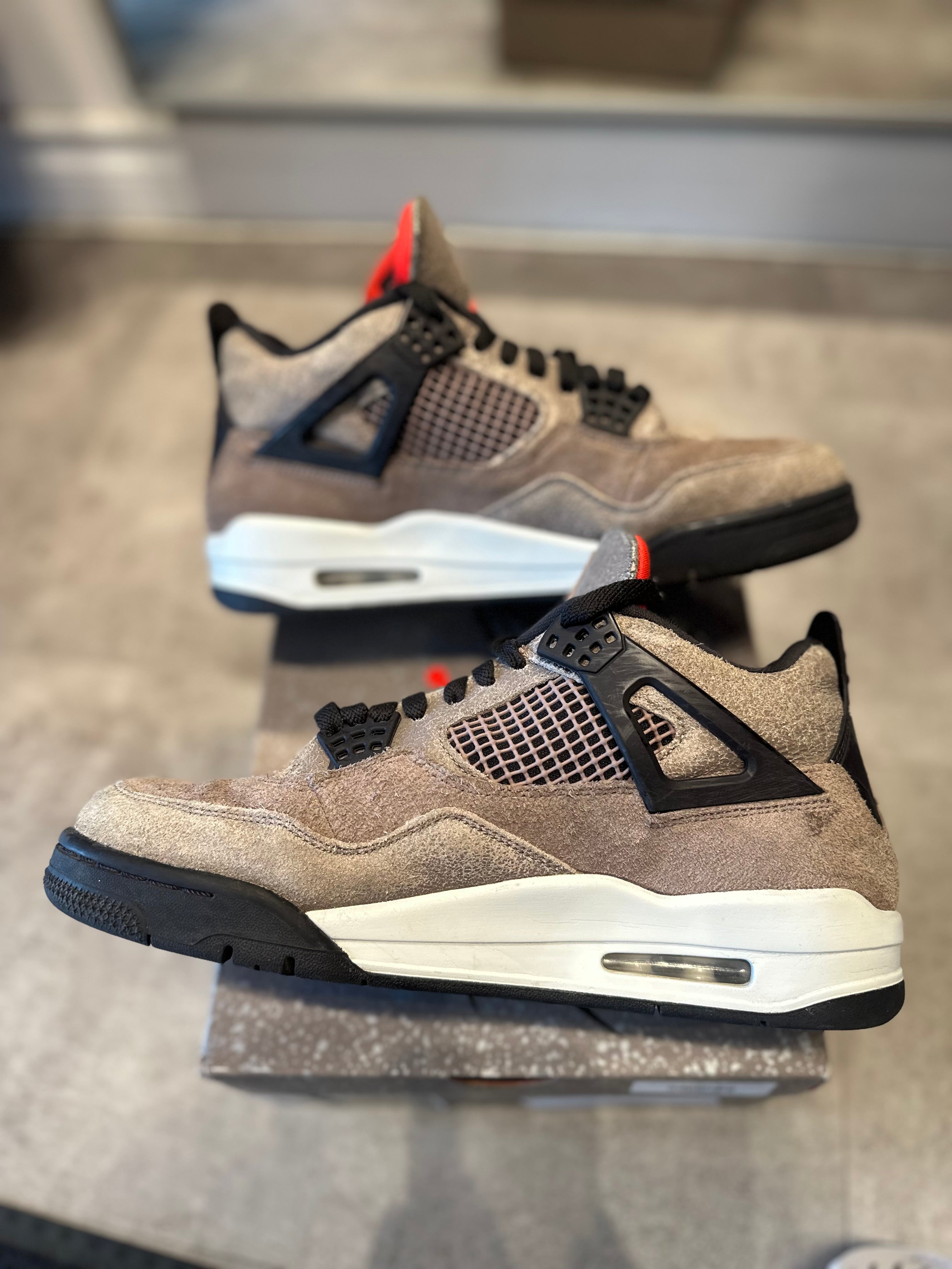 Jordan 4 Retro Taupe Haze (Preowned Size 9)