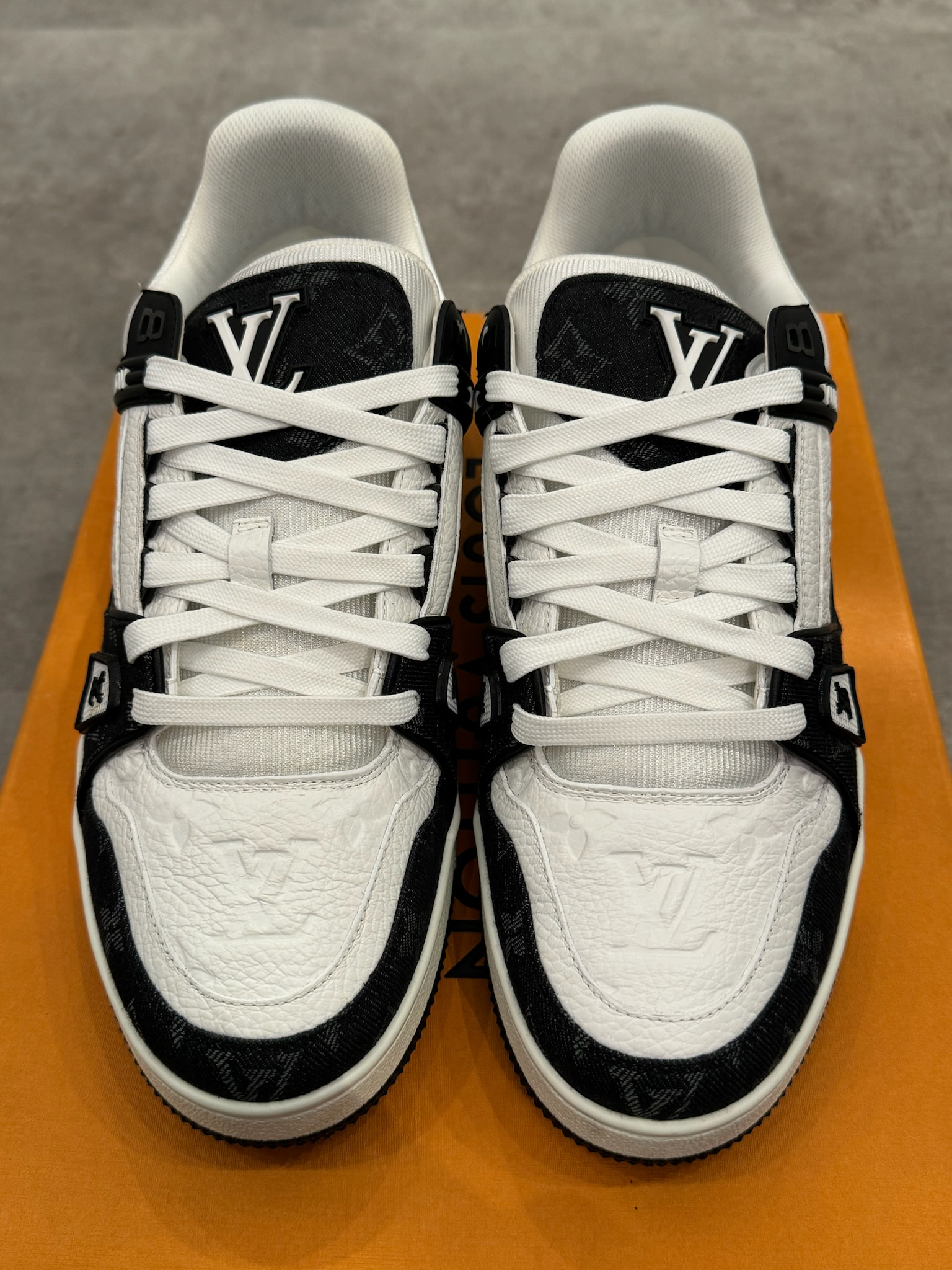 Louis Vuitton LV Trainer White Black (Lightly Used LV7/8.5M)