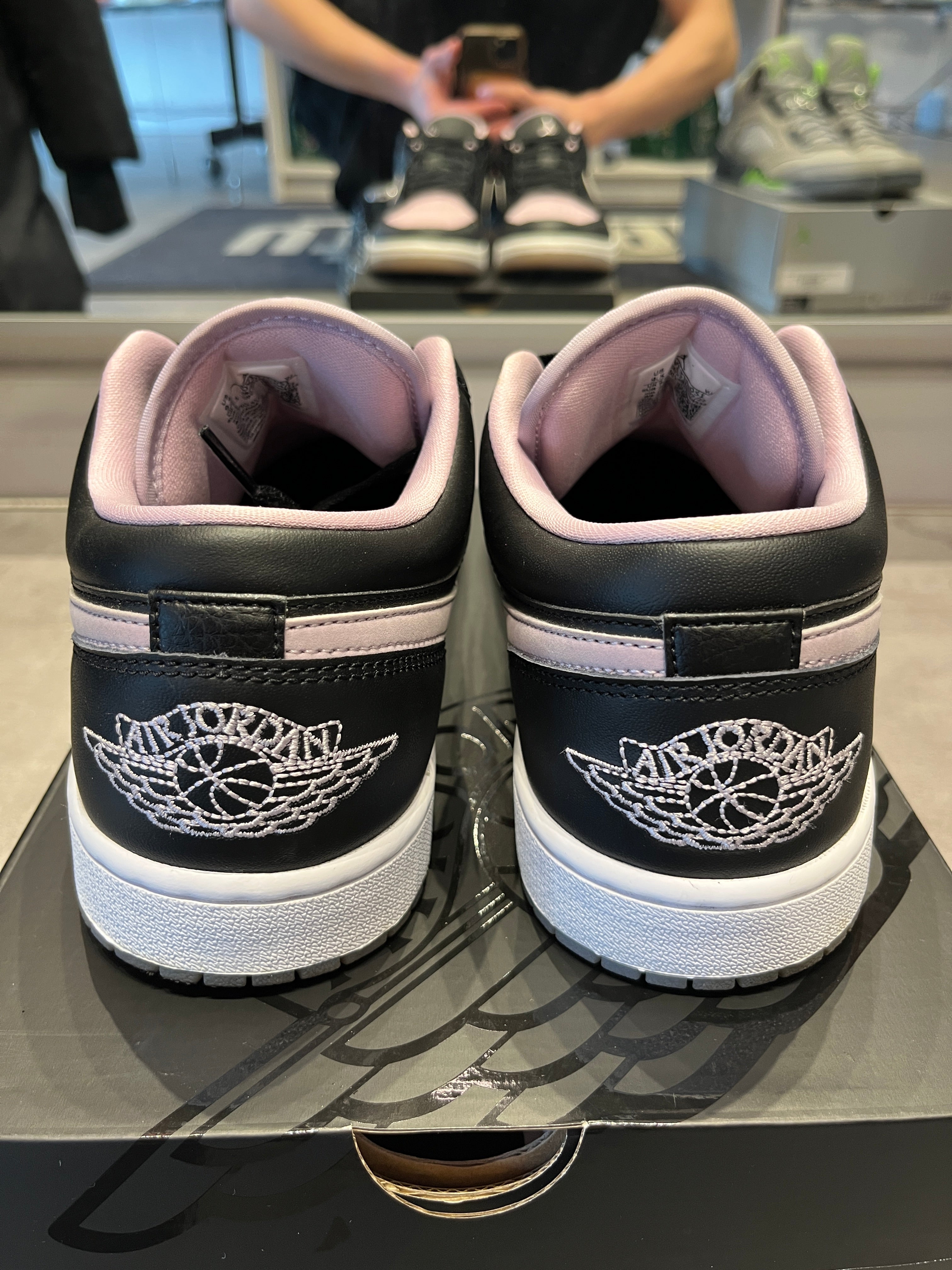 Jordan 1 Low SE Iced Lilac (Preowned)