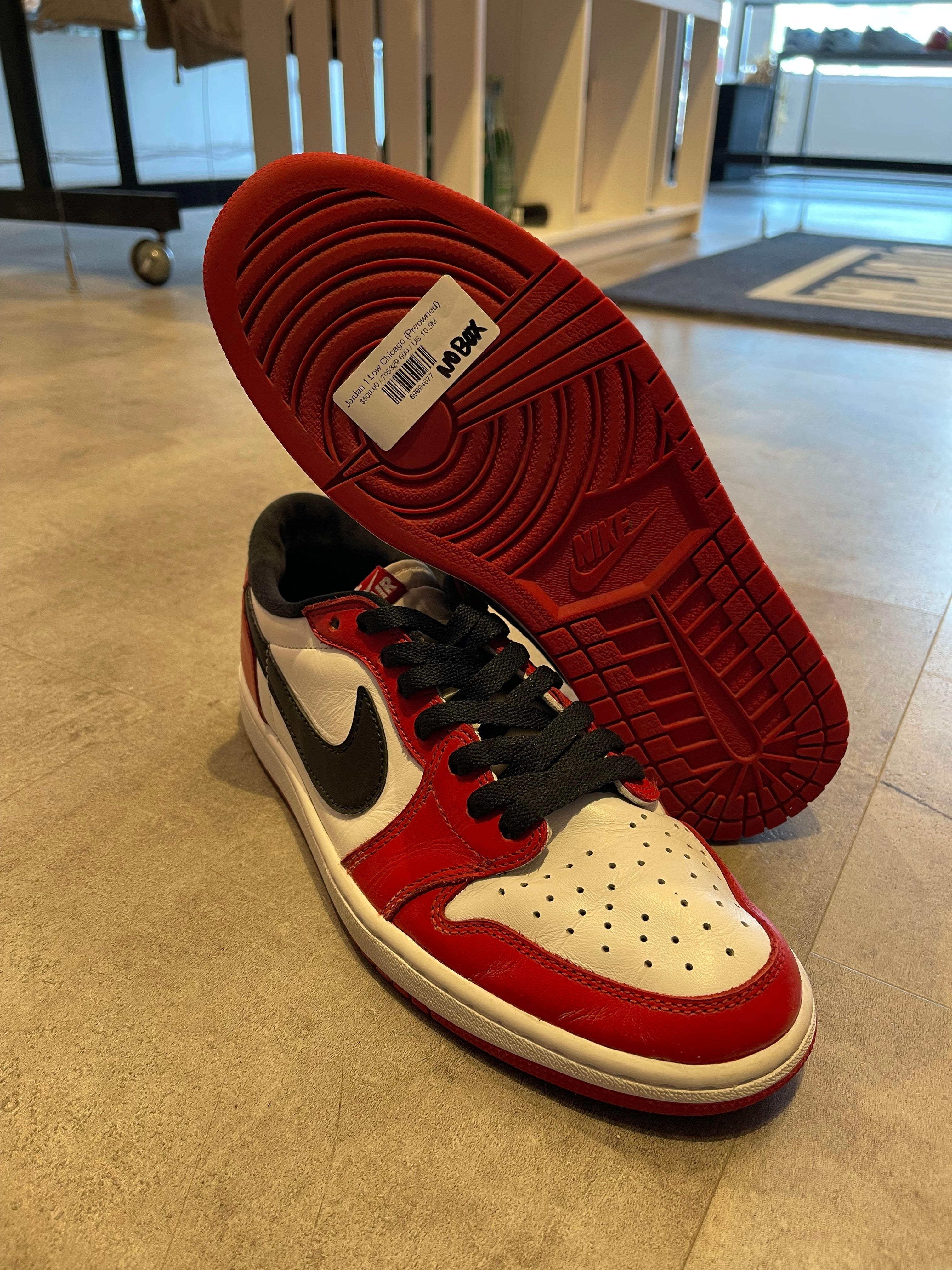 Jordan 1 Low OG Chicago (2015) (Preowned)