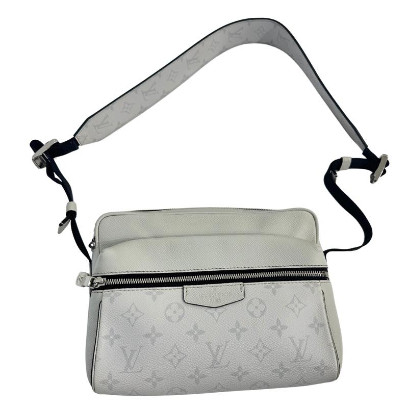 Louis Vuitton Taiga Monogram Eclipse Outdoor Messenger, pre-owned – photo 1 of 5