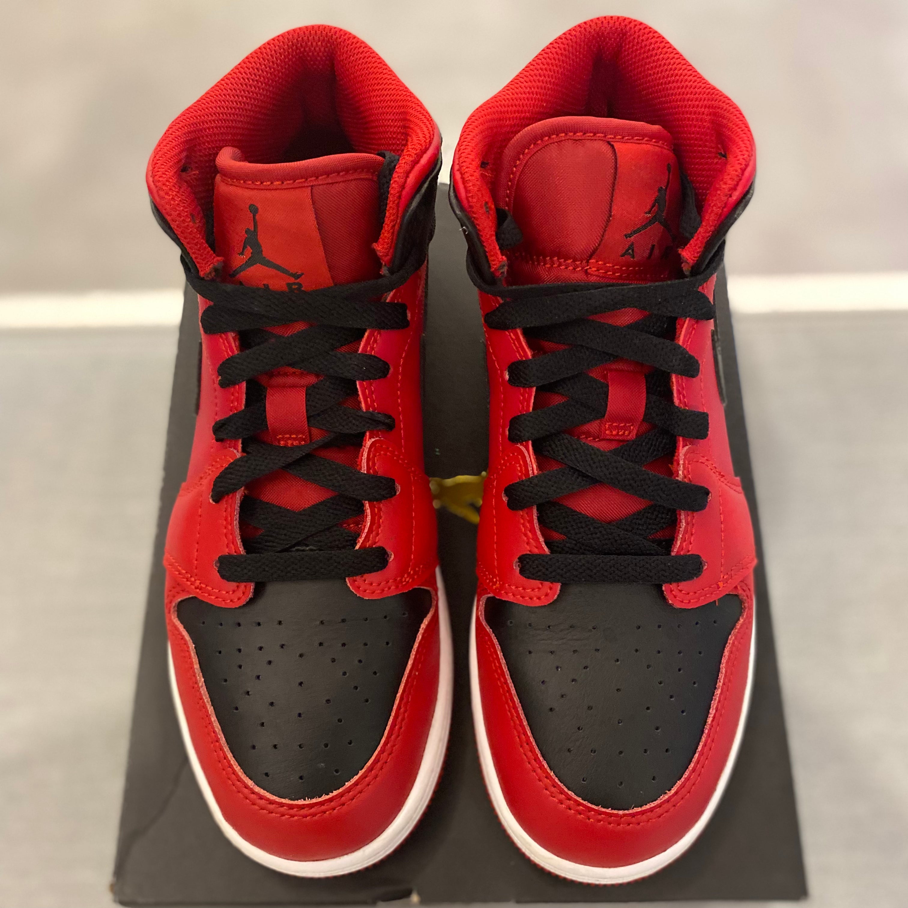 Jordan 1 Mid Reverse Bred (GS) (Preowned Size 5y)