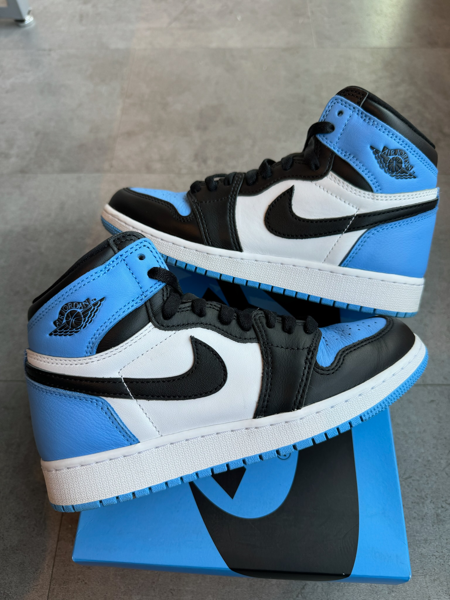 Jordan 1 Retro High UNC Toe (GS) (Preowned Size 5y)