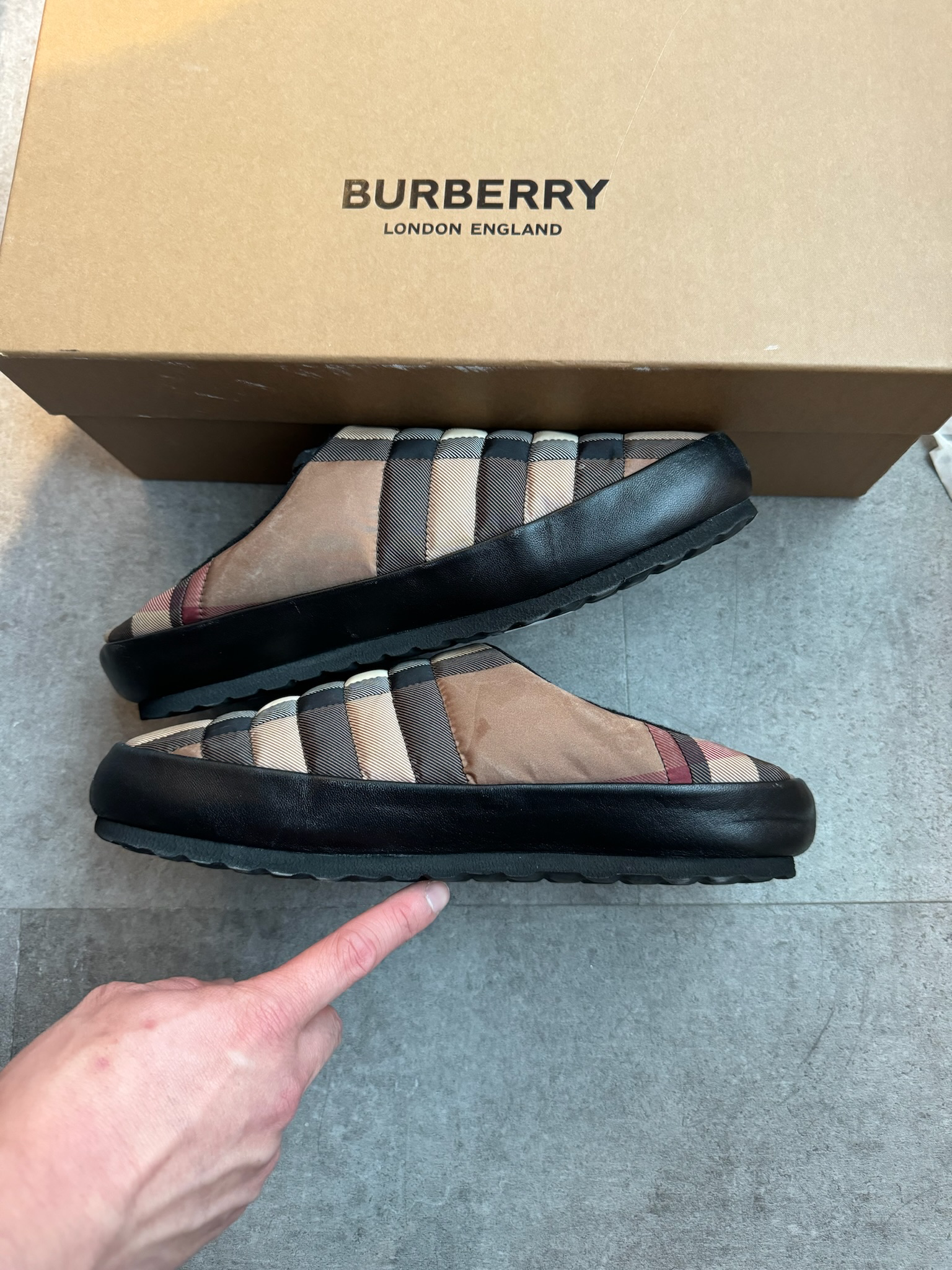 Burberry Northaven Check Quilted Slippers (Preowned Size 41)