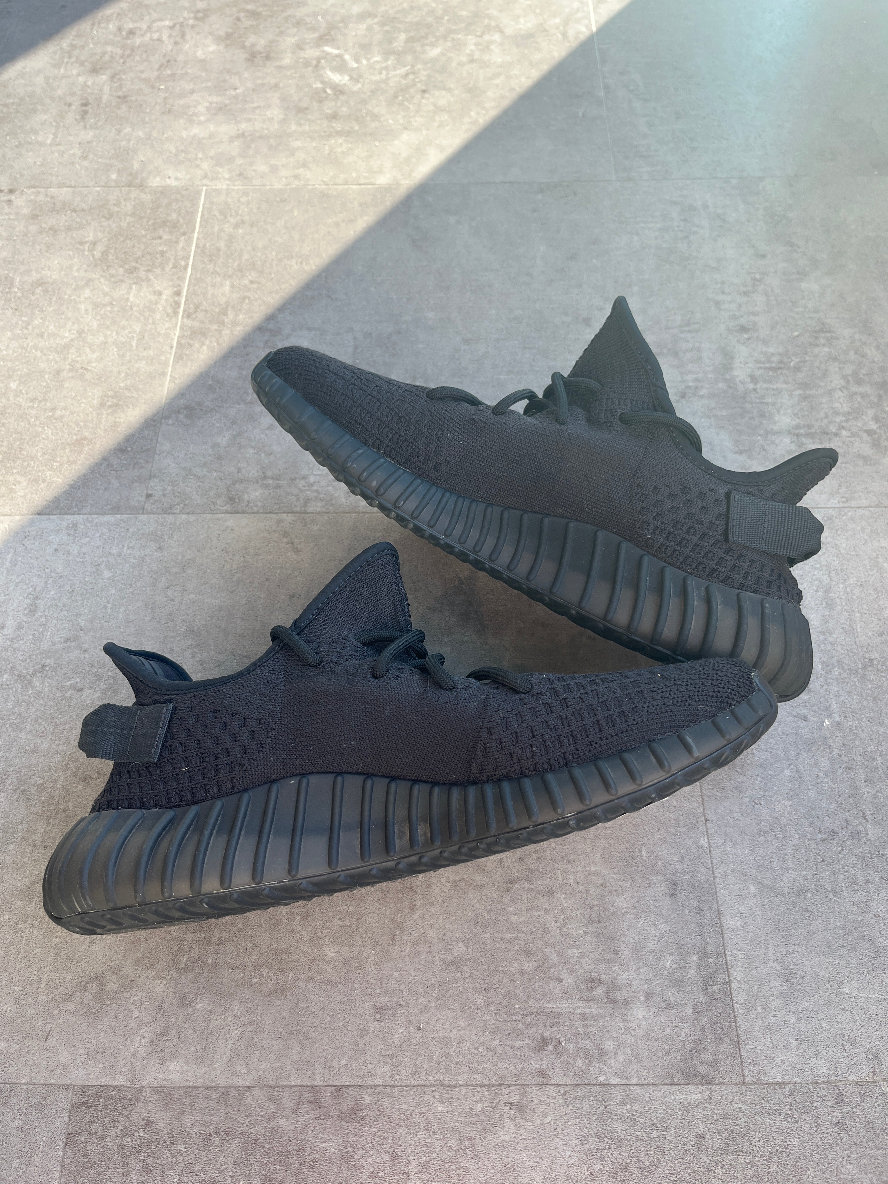 Adidas Yeezy Boost 350 V2 Onyx (Preowned)