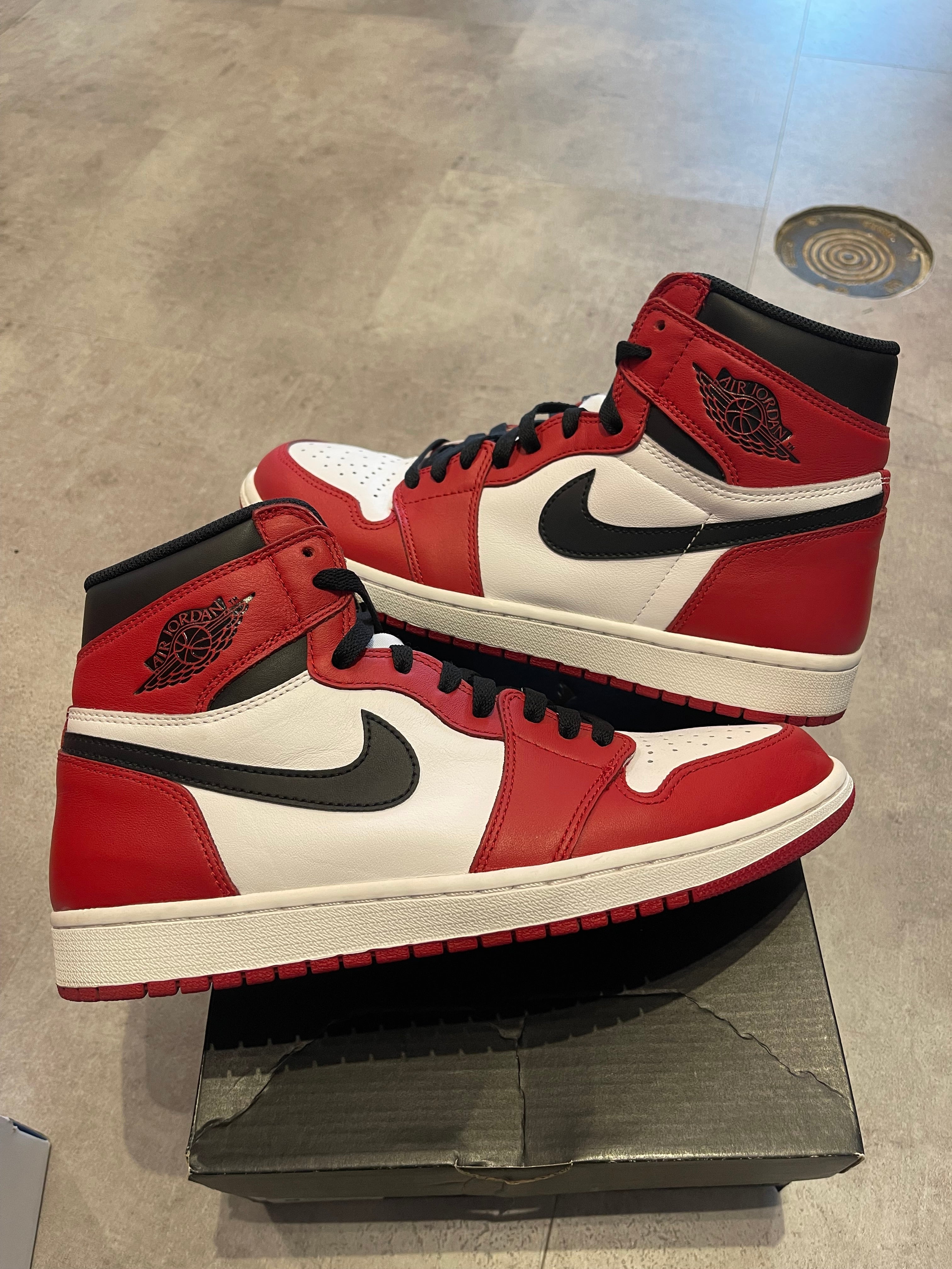 Jordan 1 Retro High Chicago (2015) (Preowned)