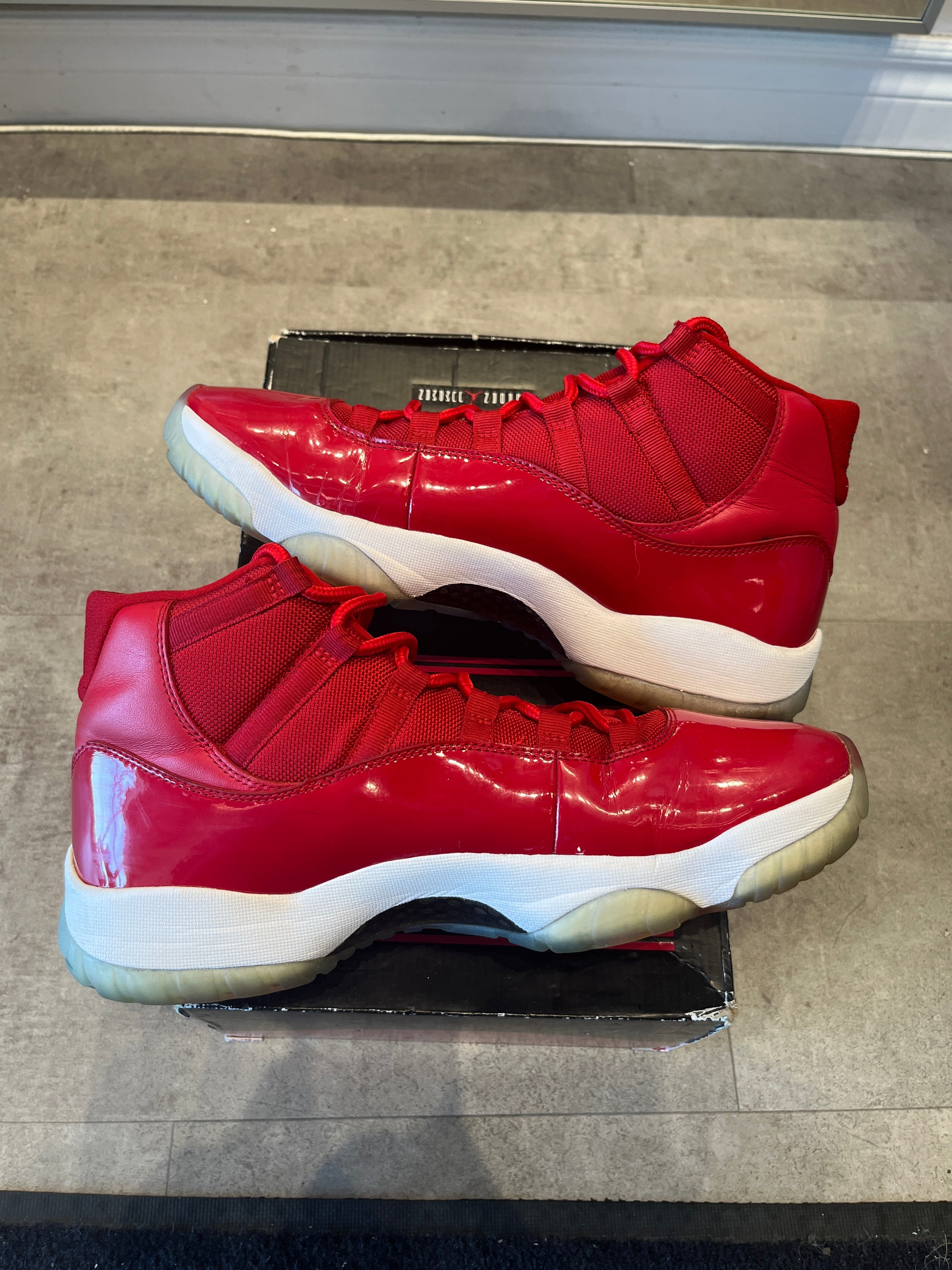 Jordan 11 Retro Win Like 96 (Preowned Size 11.5)