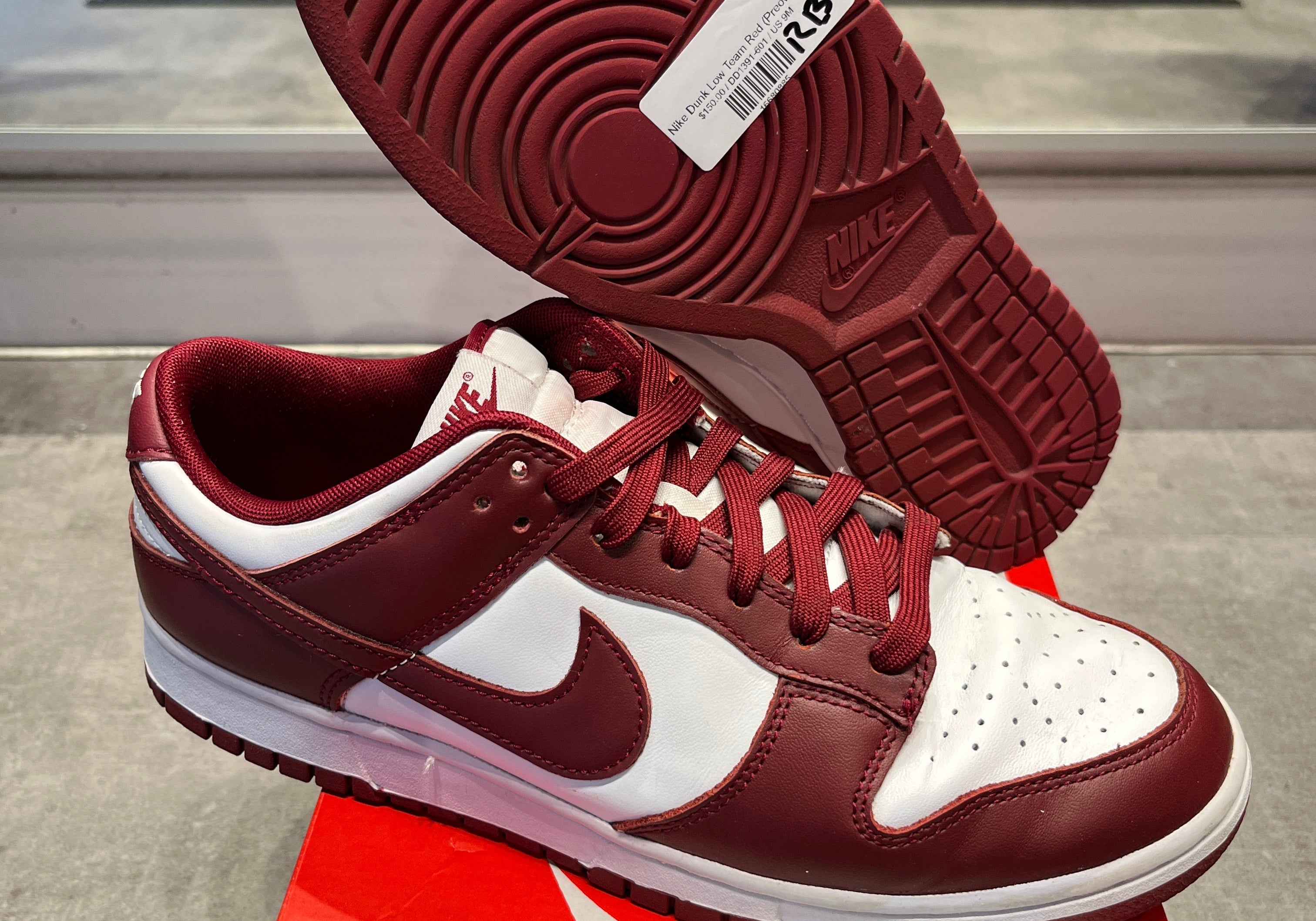 Nike Dunk Low Team Red (Preowned)