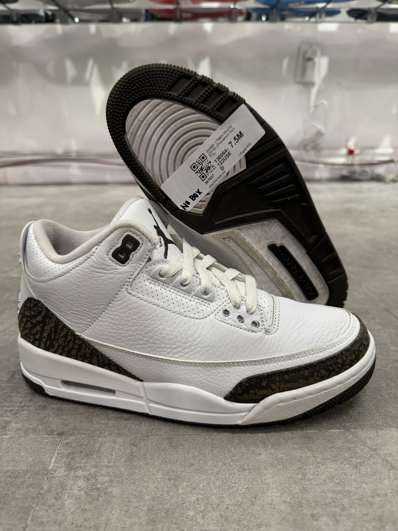 Jordan 3 Retro Mocha (2018) (Preowned Size 7.5)