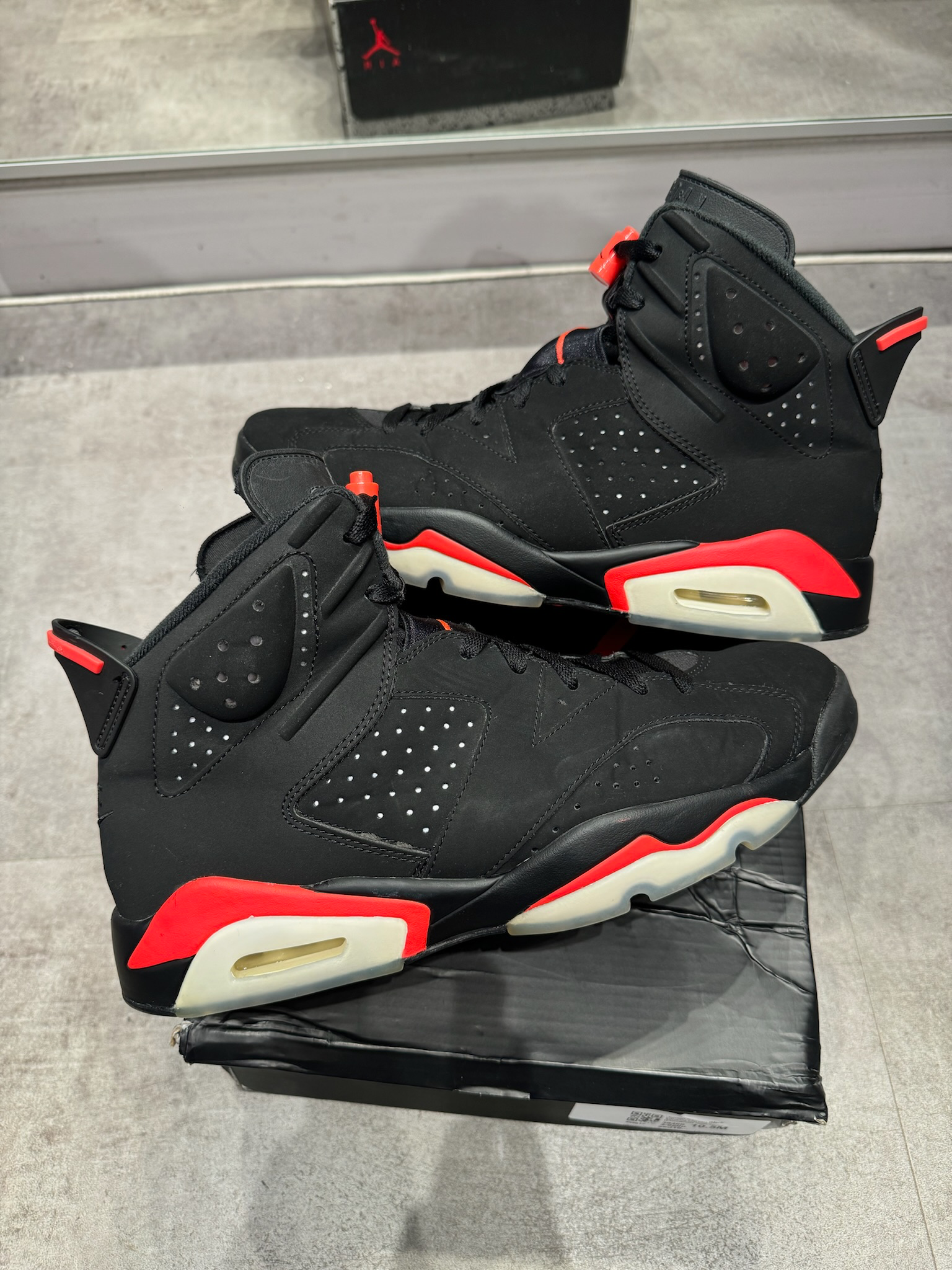 Jordan 6 Retro Black Infrared (2019) (Preowned Size 10.5)