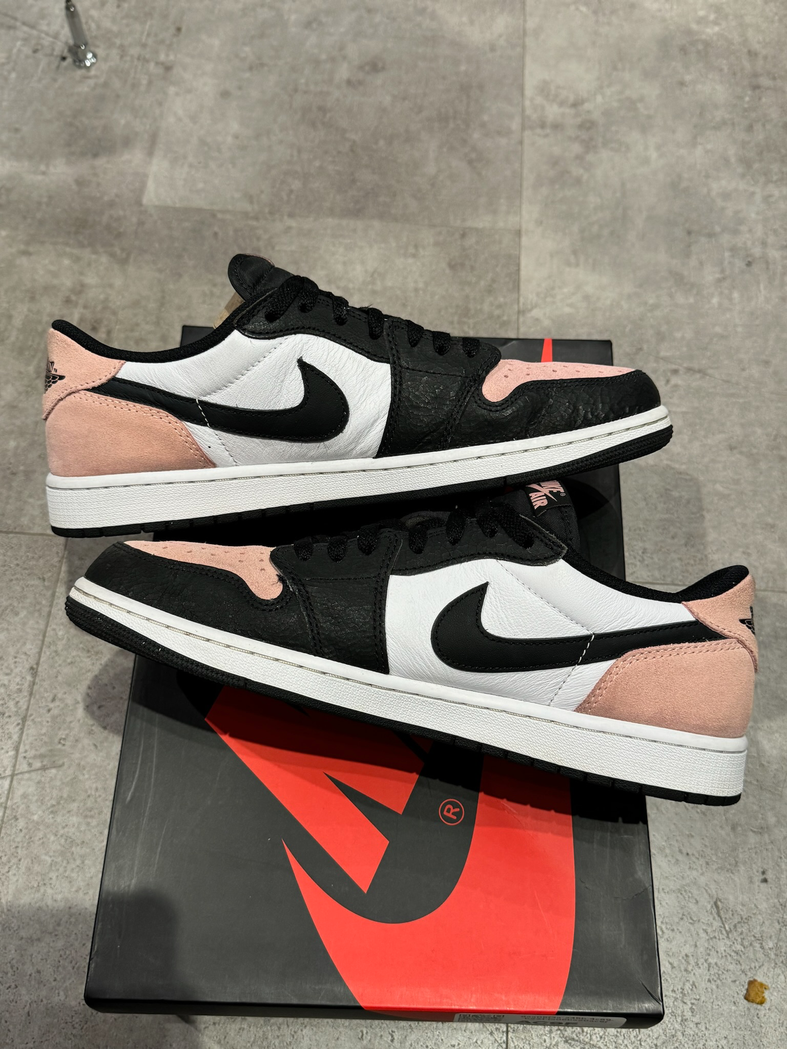 Jordan 1 Low OG Bleached Coral (Preowned Size 11)