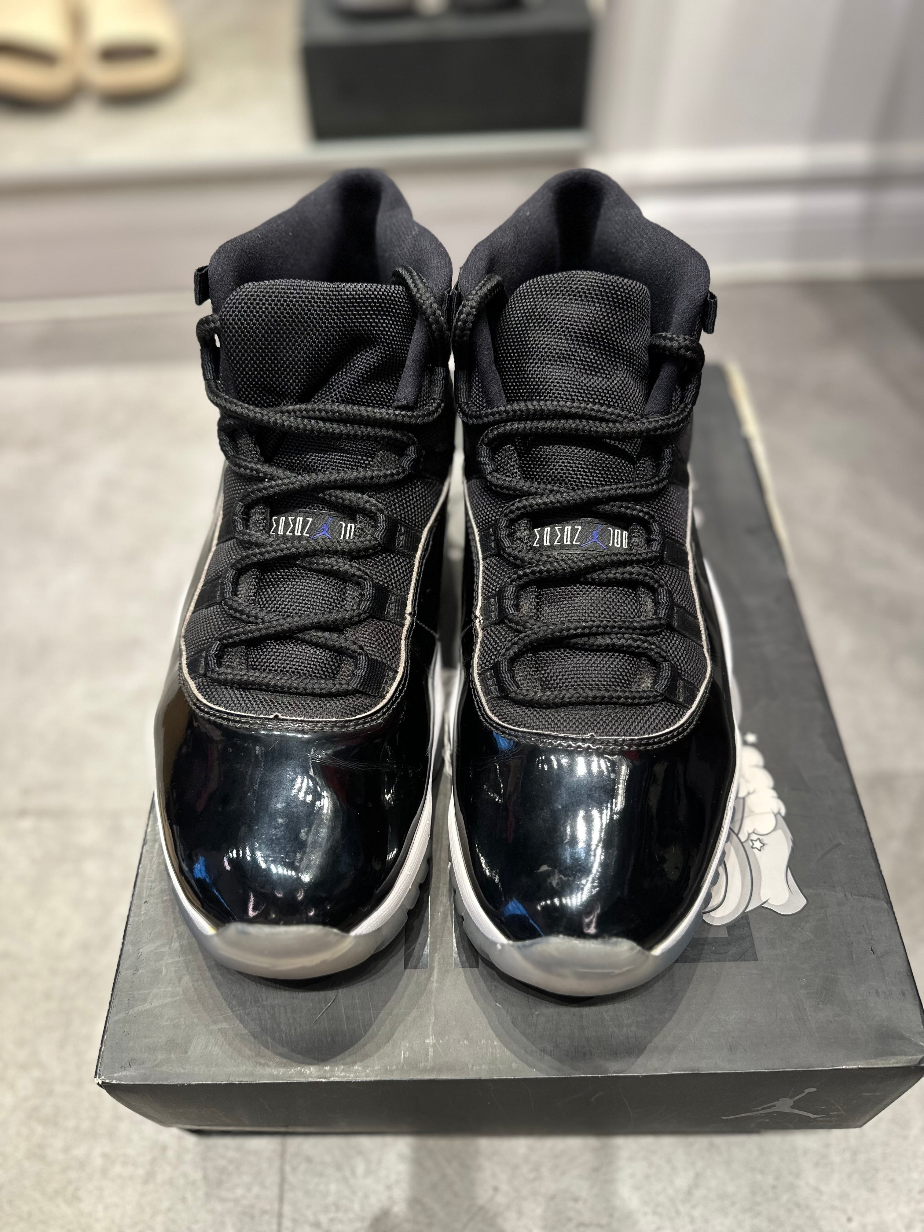 Jordan 11 Retro Space Jam (2016) (Preowned)