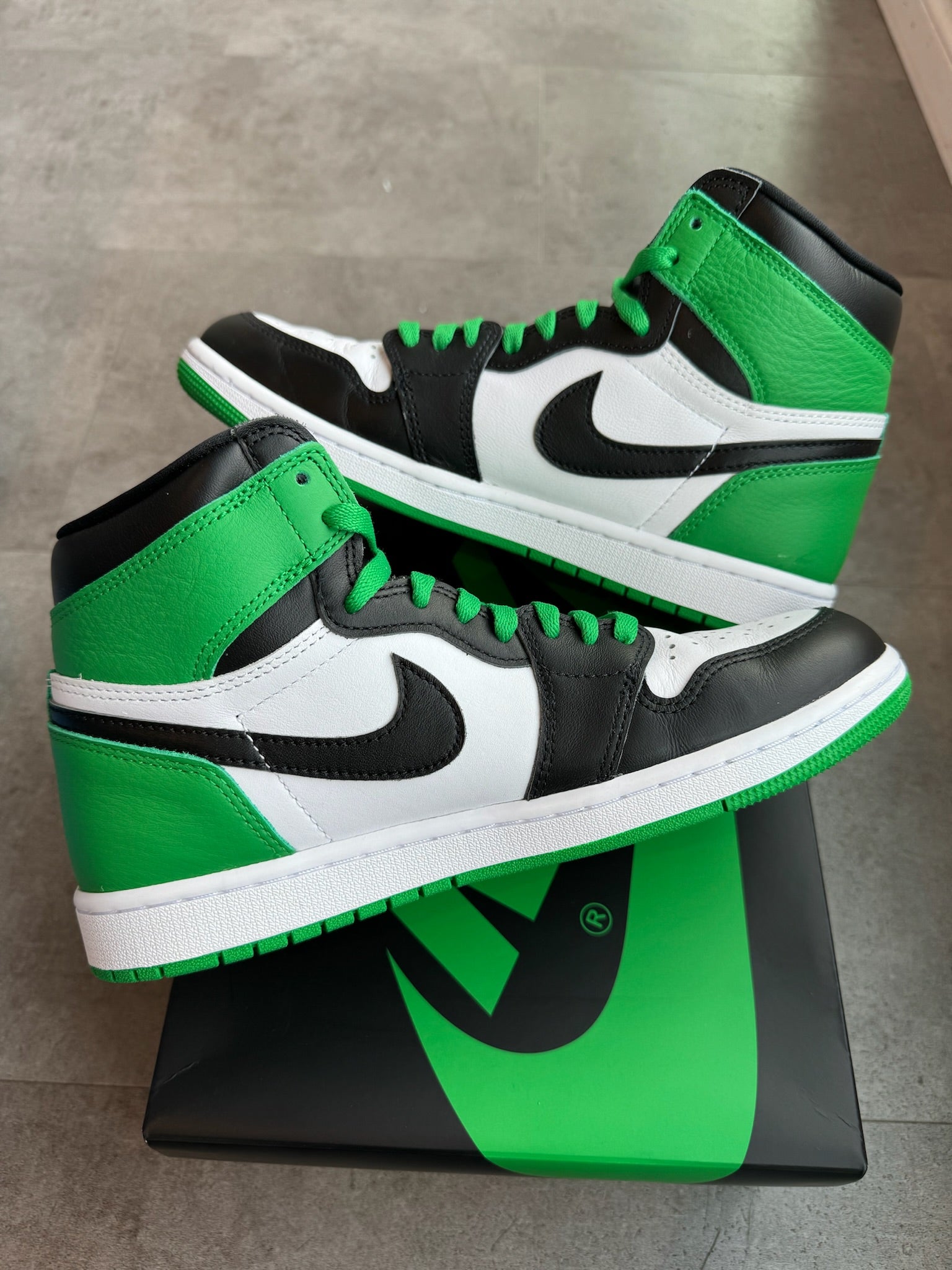 Jordan 1 Retro High Lucky Green (Preowned)