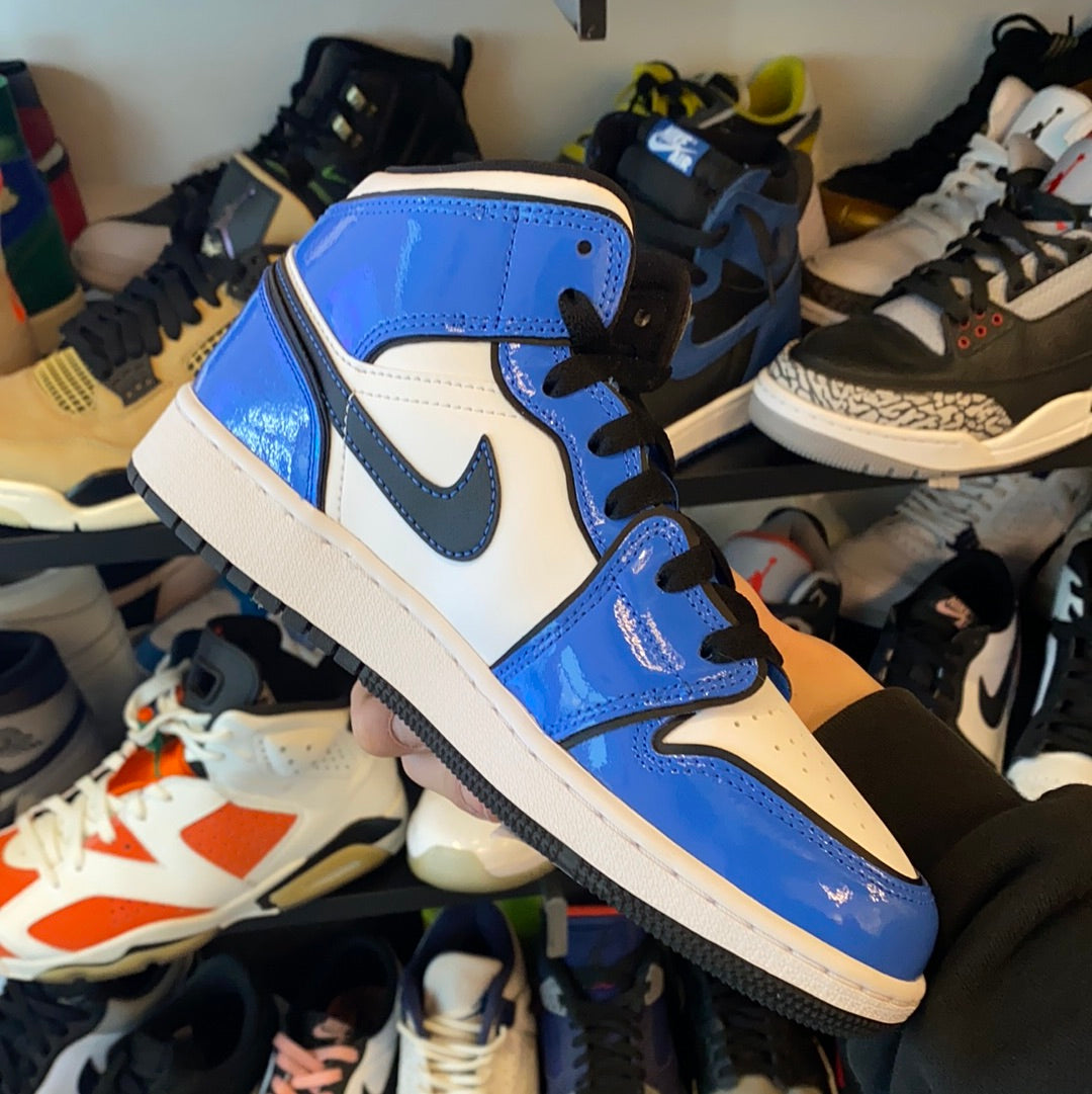 Jordan 1 Mid Signal Blue GS (Preowned)