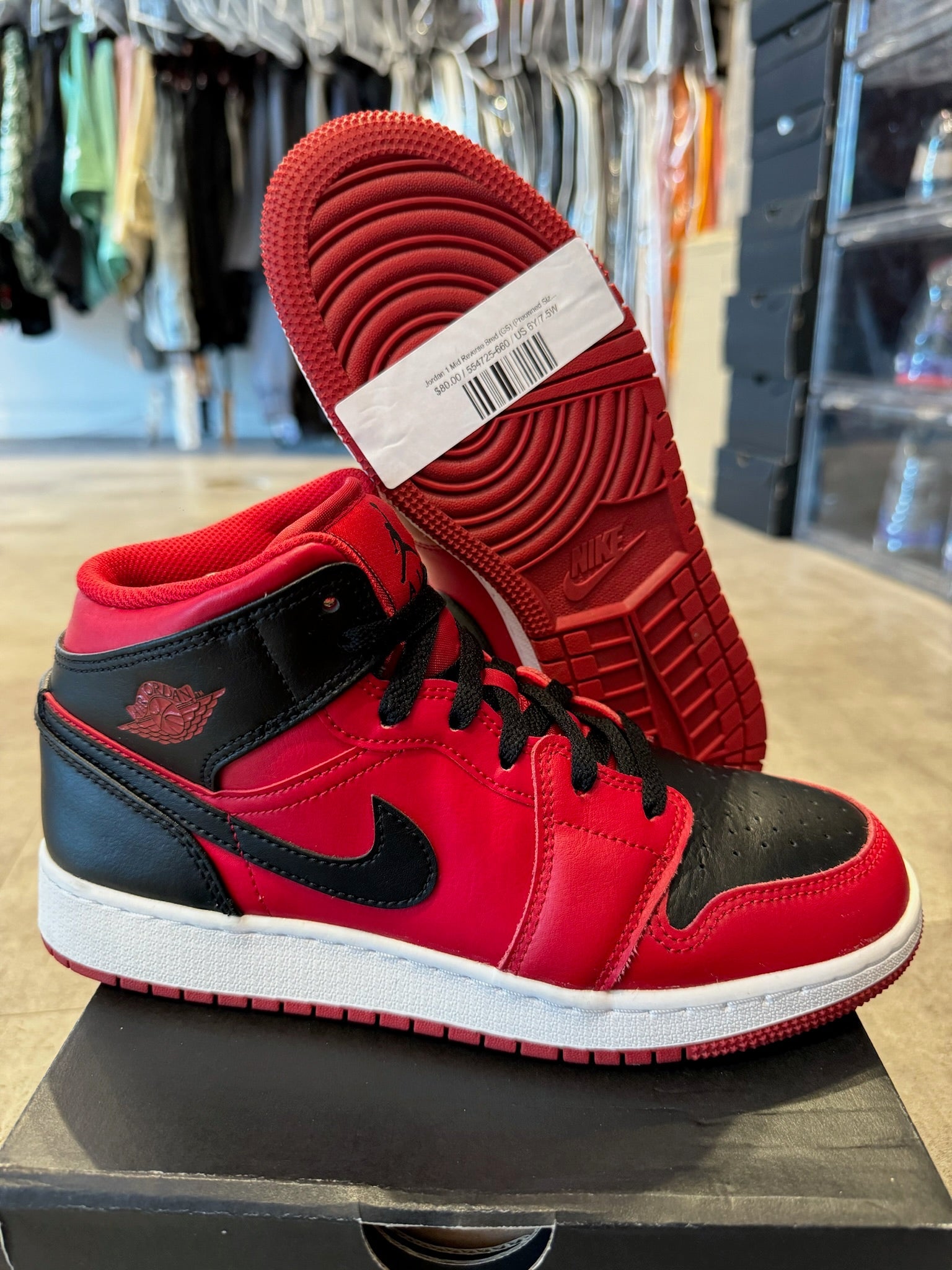 Jordan 1 Mid Reverse Bred (GS) (Preowned Size 6y)