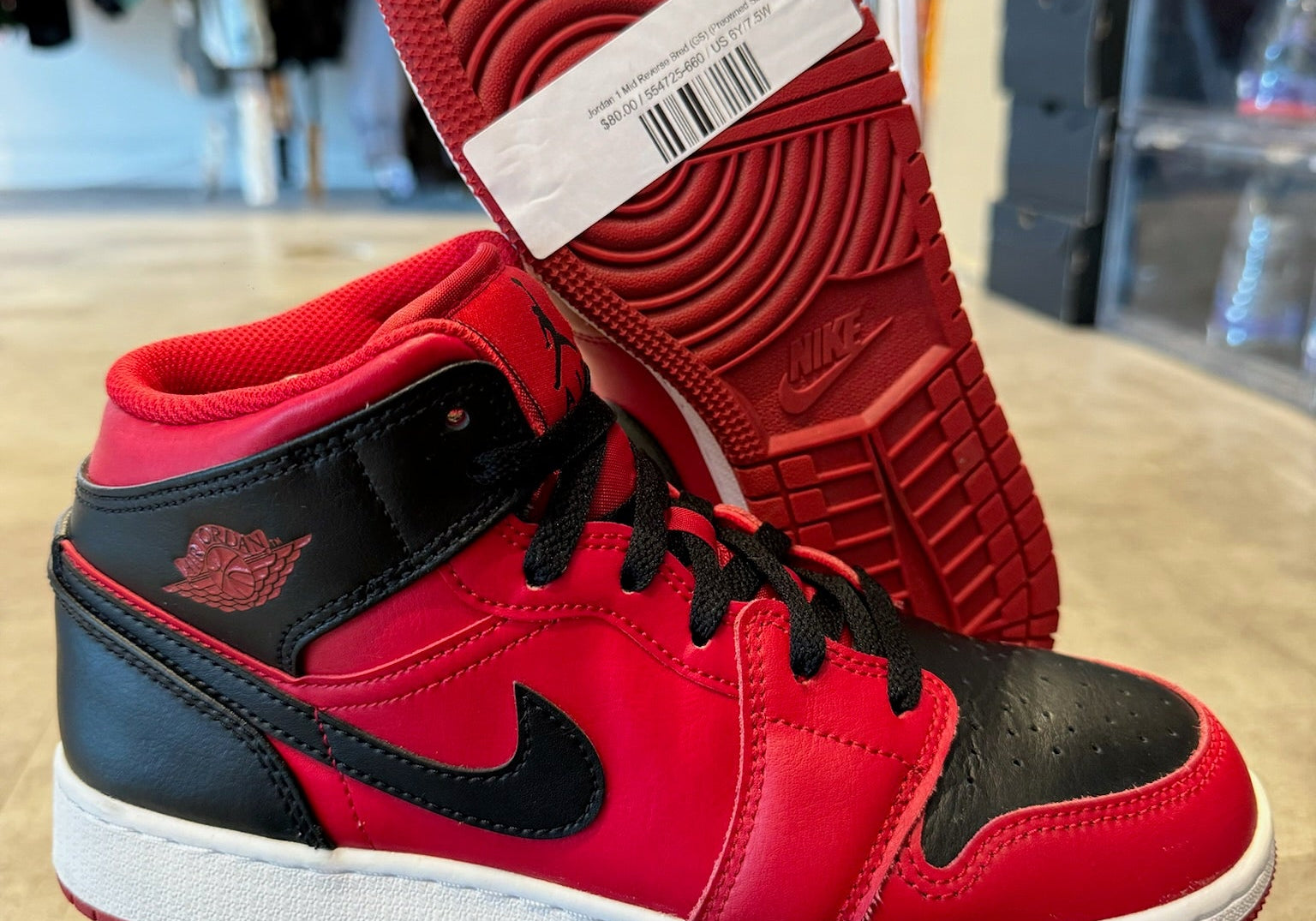 Jordan 1 Mid Reverse Bred (GS) (Preowned Size 6y)