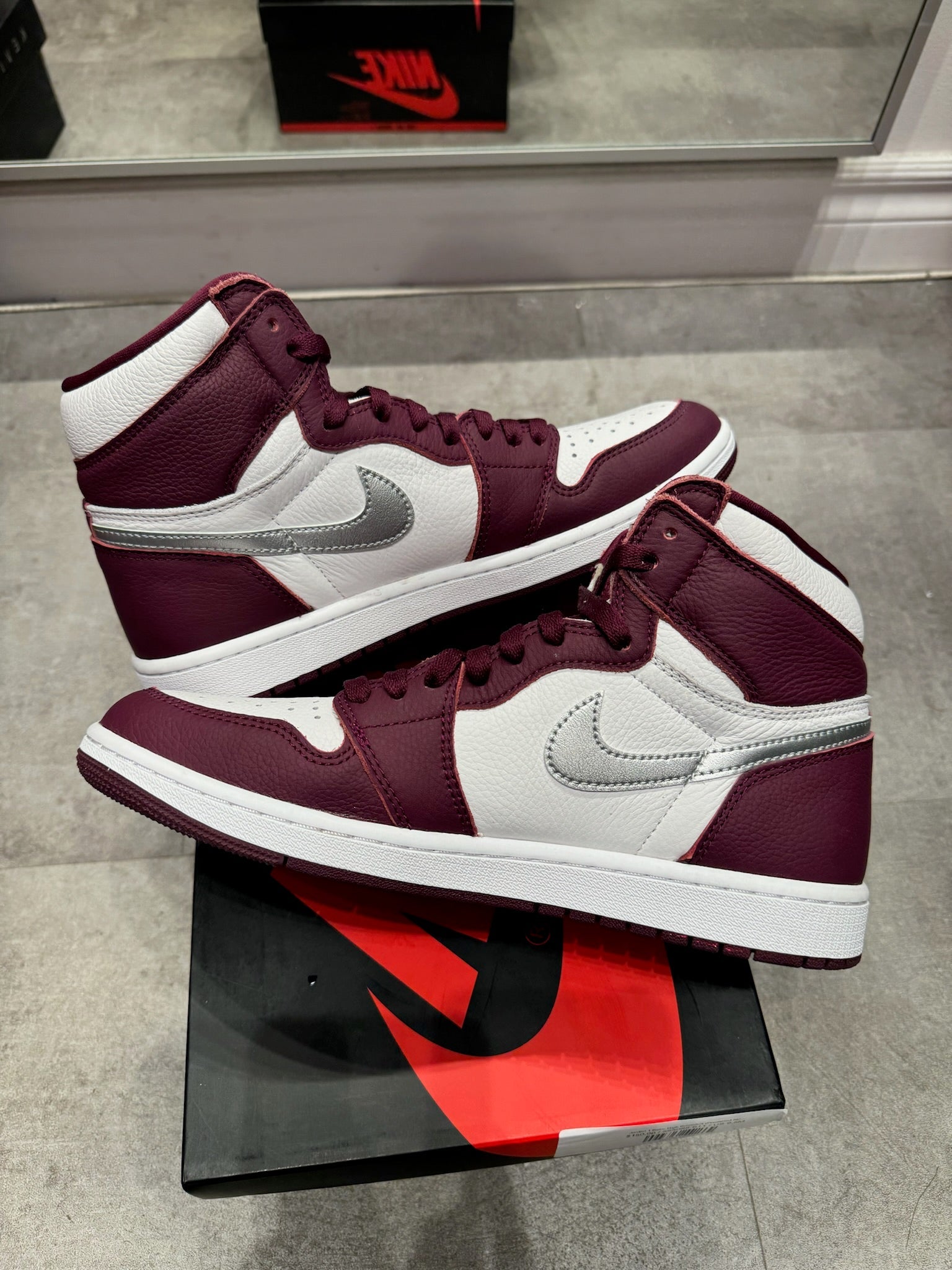 Jordan 1 Retro High Bordeaux (Preowned Size 9.5)