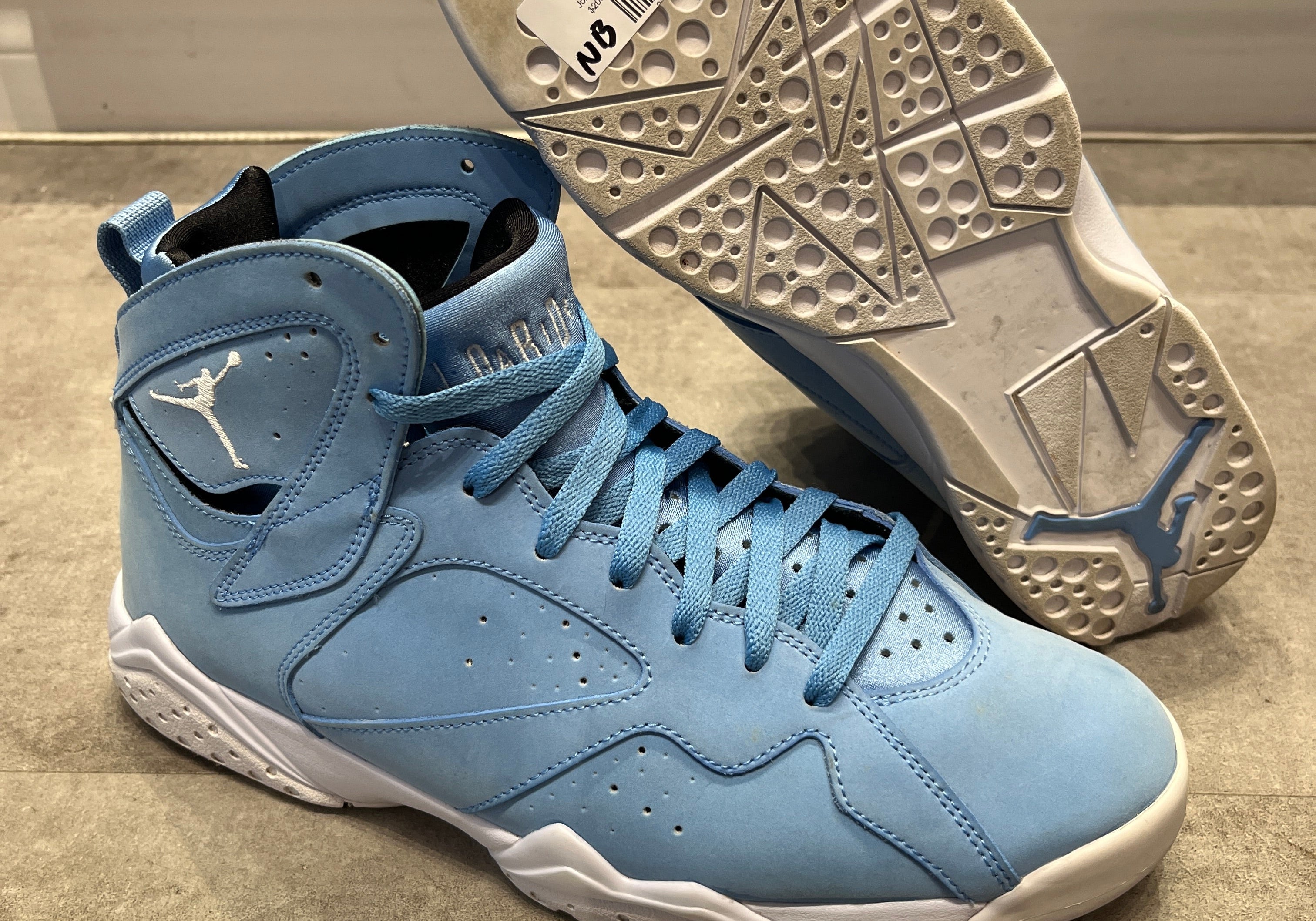 Jordan 7 Retro Pantone (Preowned)