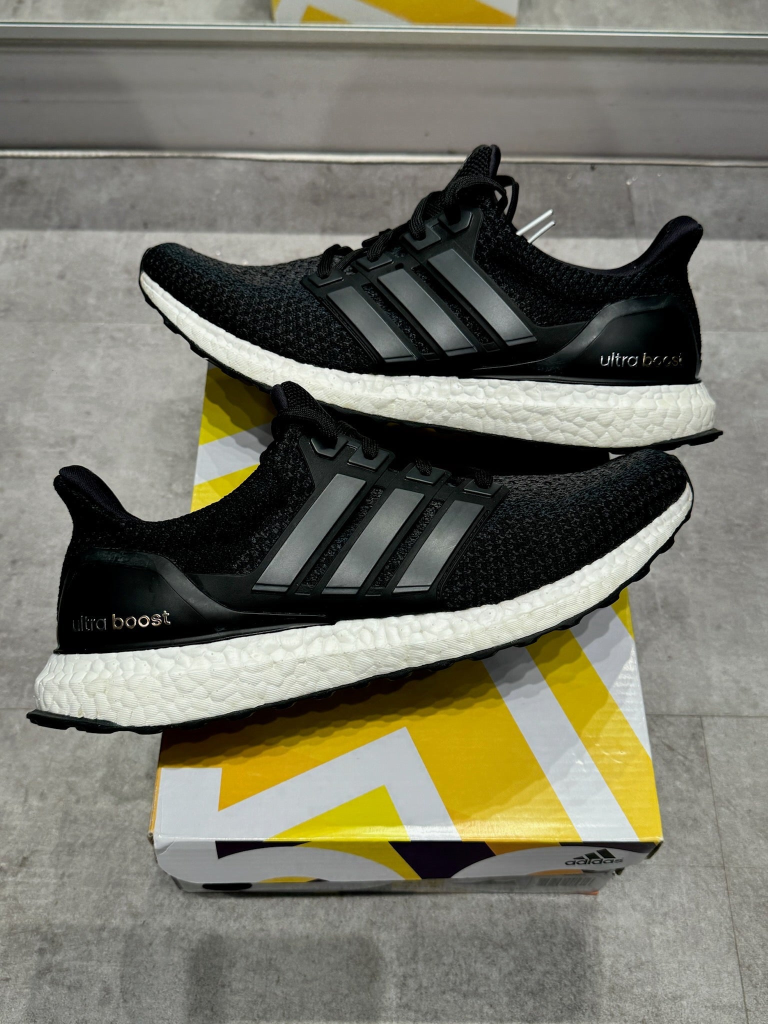 Adidas Ultraboost 2.0 Core Black White (Preowned)