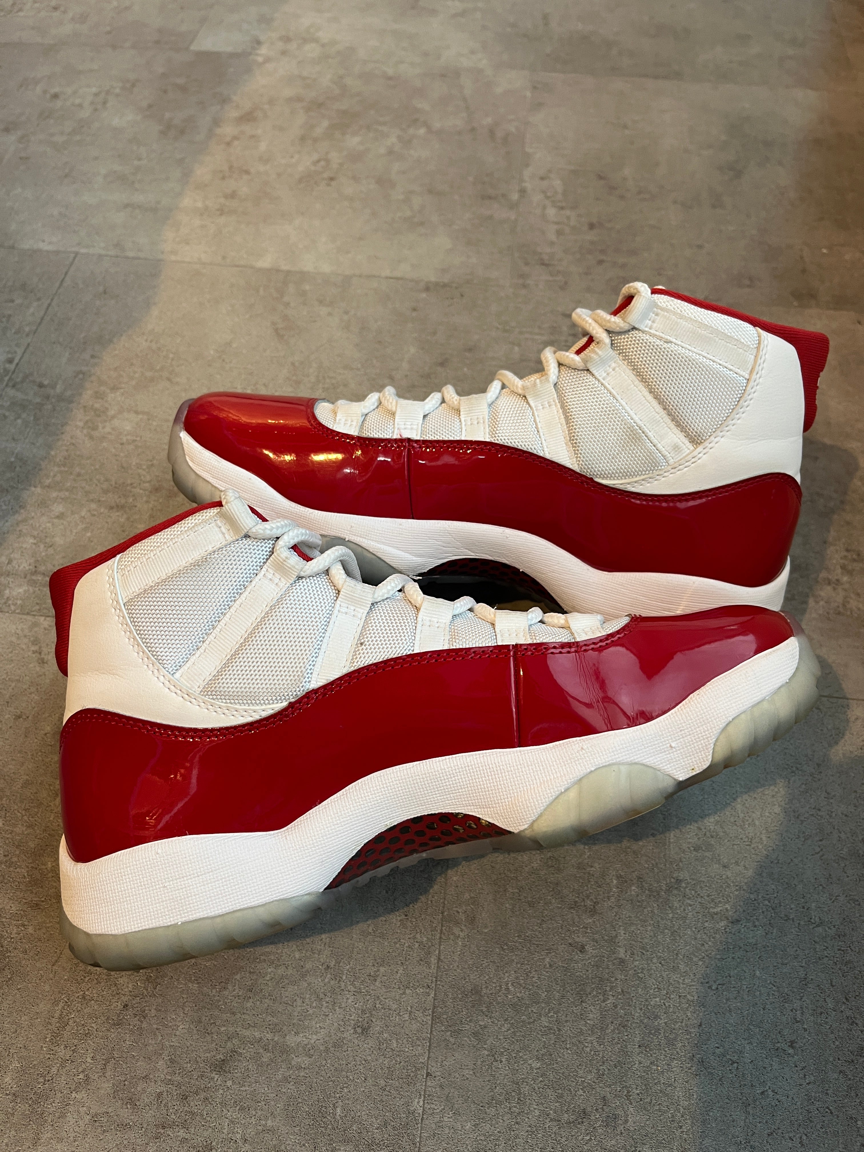 Jordan 11 Retro Cherry (Preowned Size 10)