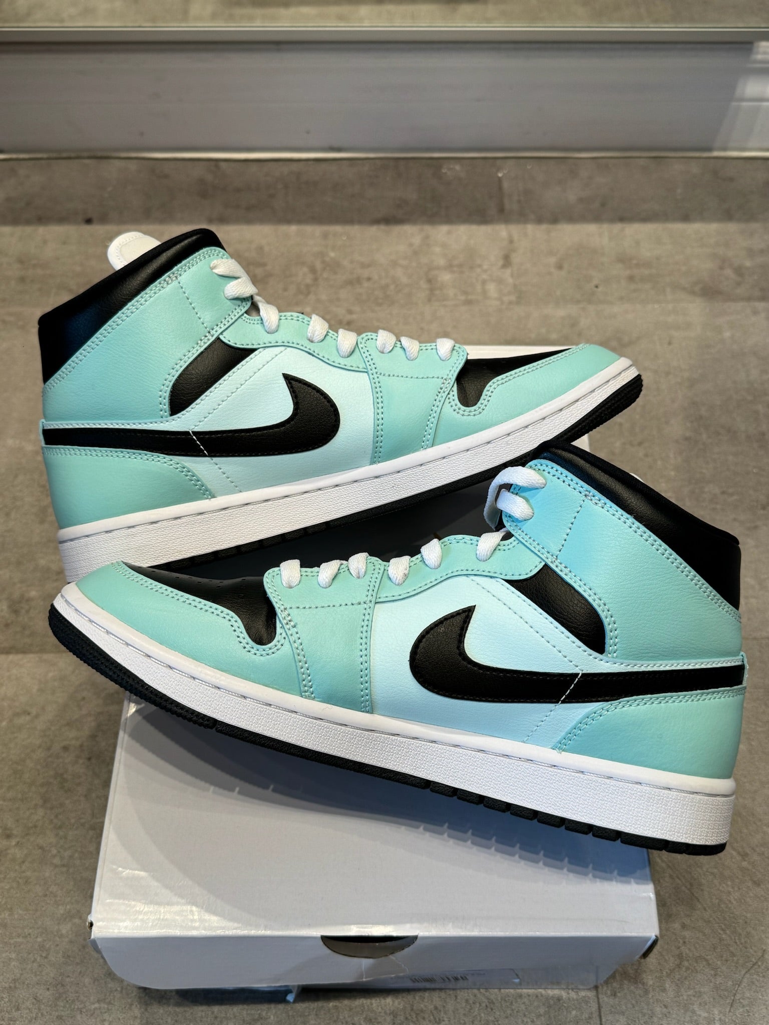 Jordan 1 Mid Aqua Blue Tint (W) (Preowned)