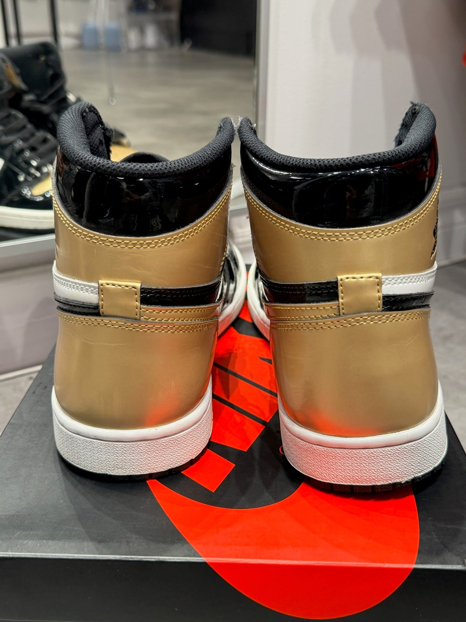 Jordan 1 Retro High NRG Gold Toe (Preowned)