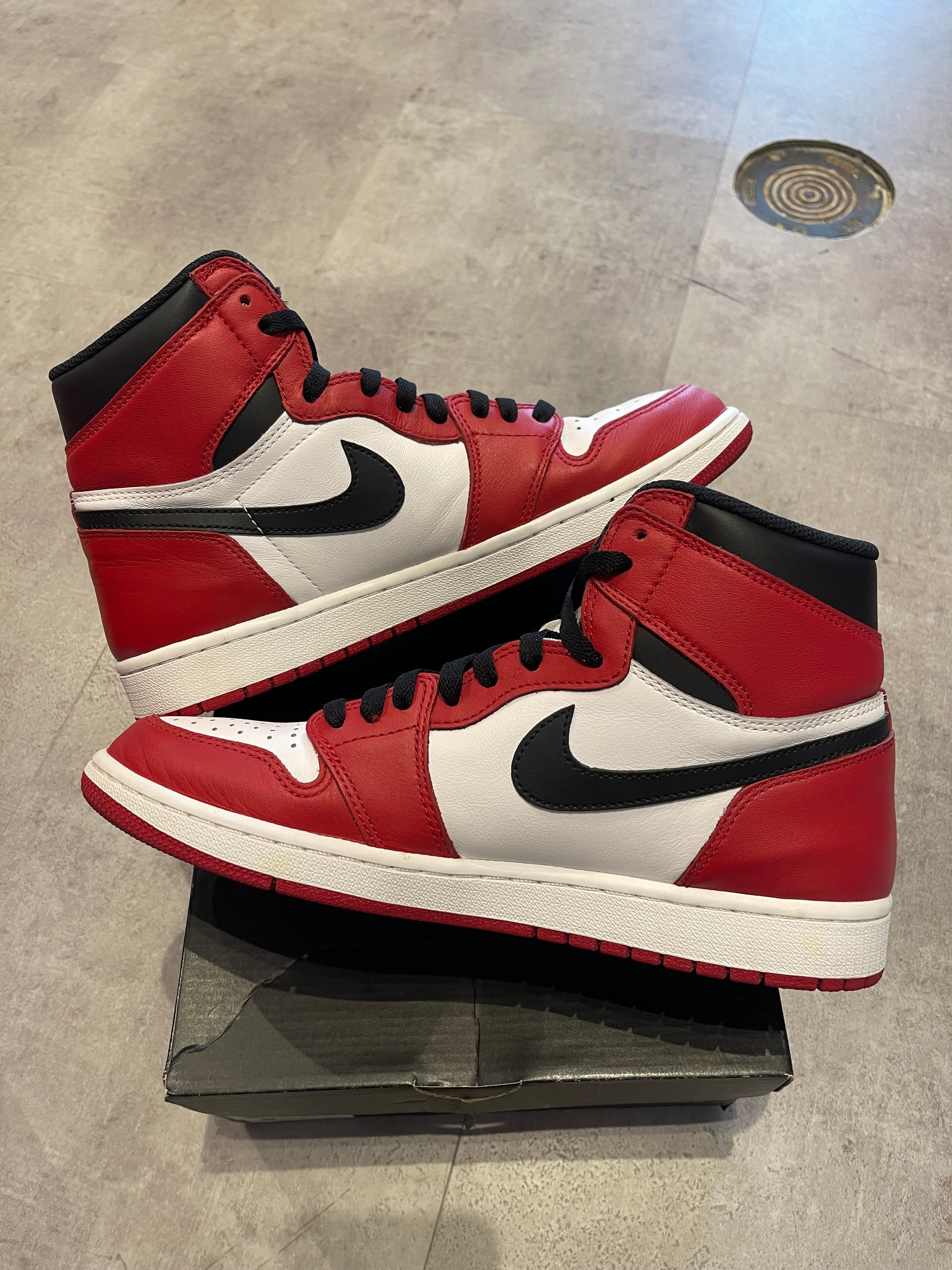 Jordan 1 Retro High Chicago (2015) (Preowned)