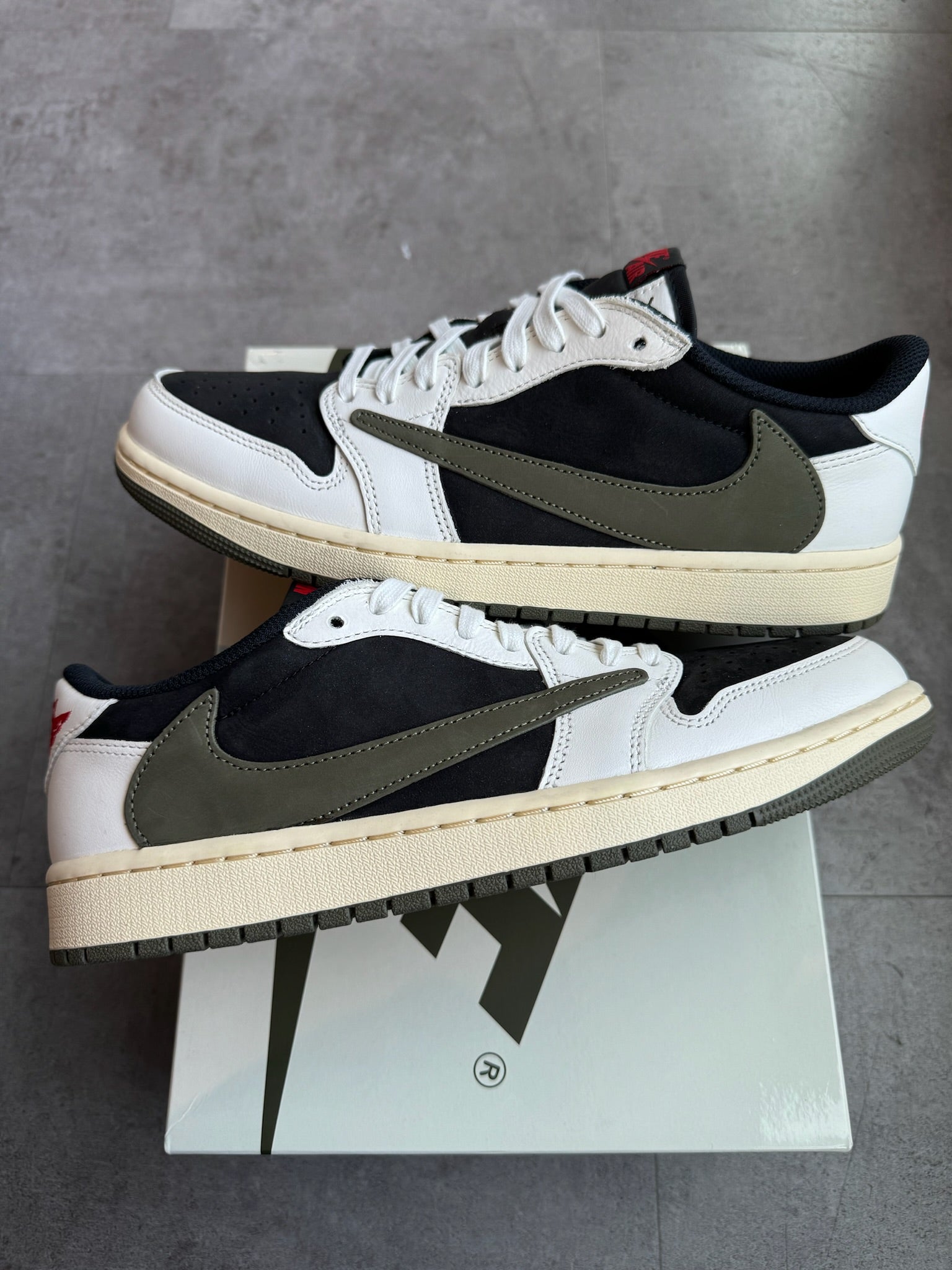 Jordan 1 Retro Low OG SP Travis Scott Olive (W) (Preowned Size 10.5W)