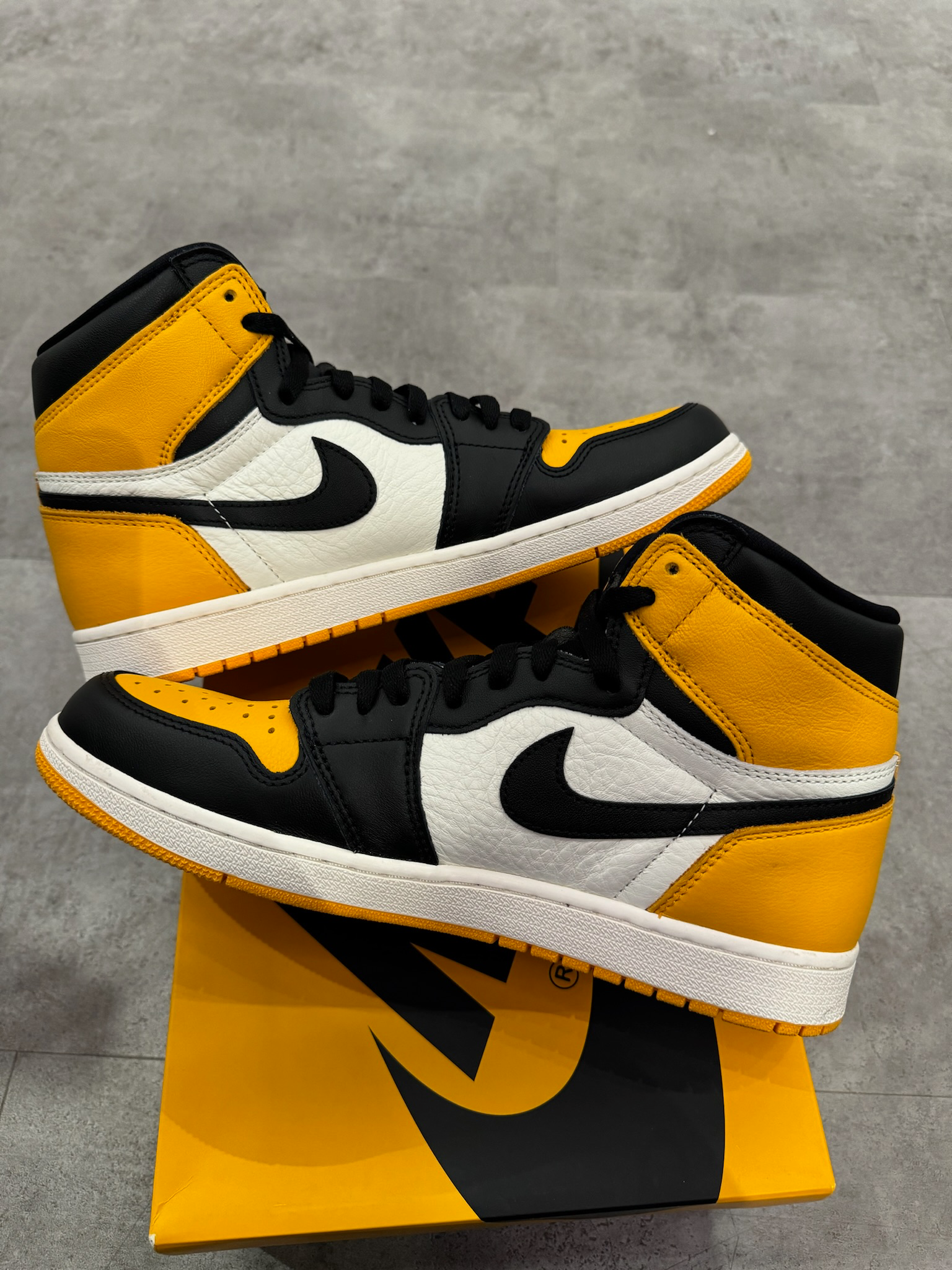 Jordan 1 Retro High OG Taxi (Preowned Size 10)