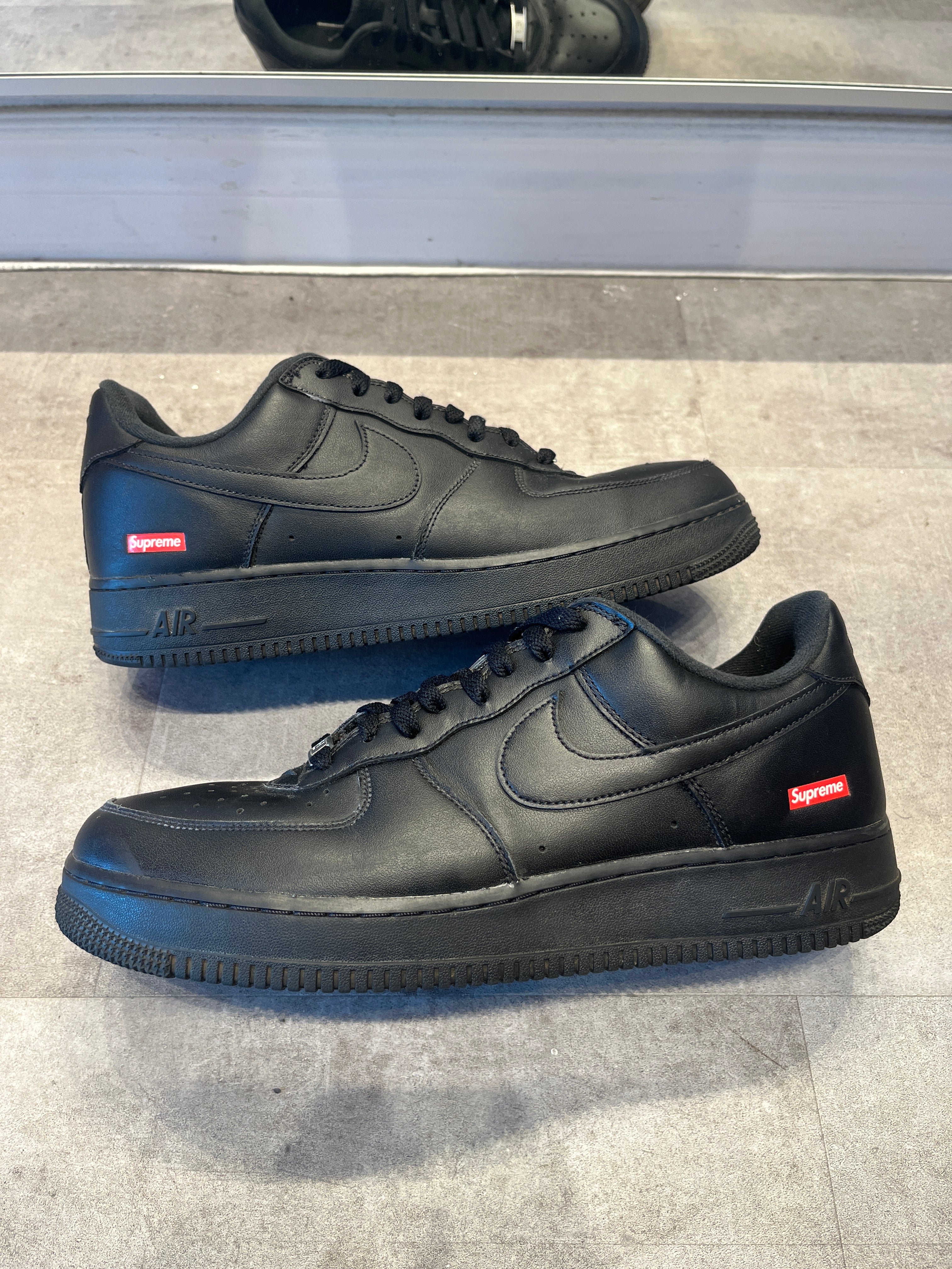 Nike Air Force 1 Low SP Supreme Black (Preowned Size 11)