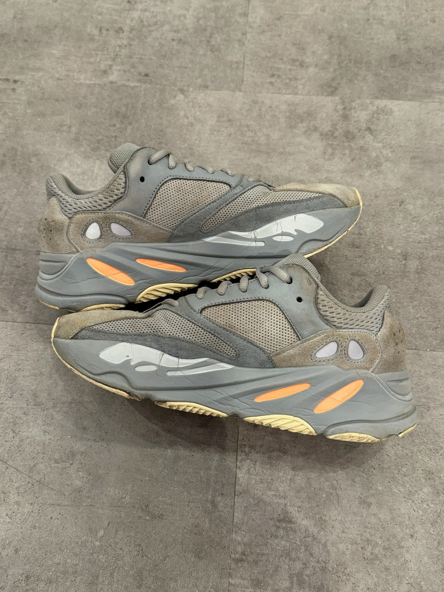 adidas Yeezy Boost 700 Inertia (Preowned Size 8.5)