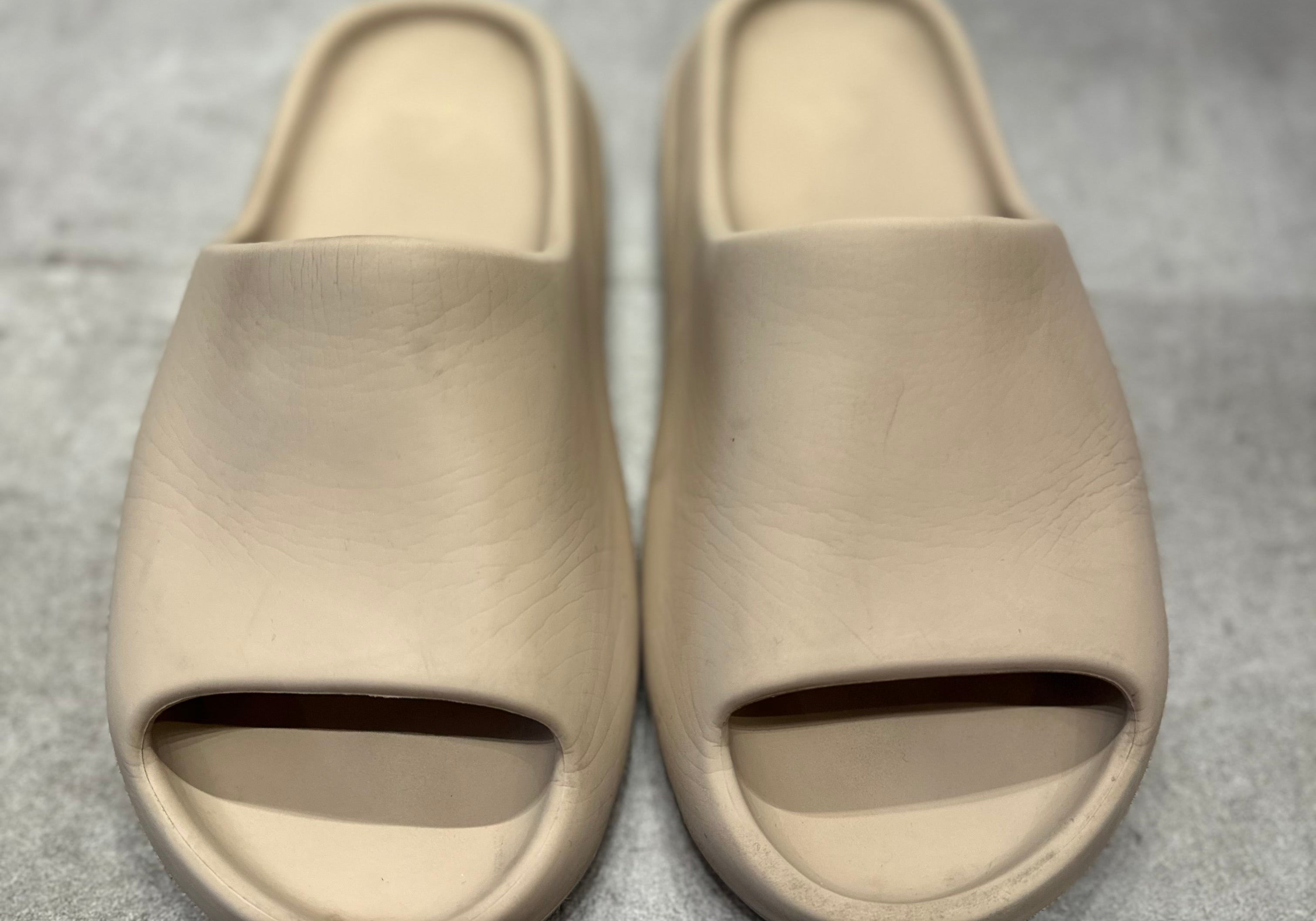 Adidas Yeezy Slide Pure (First Release) (Preowned Size 9)