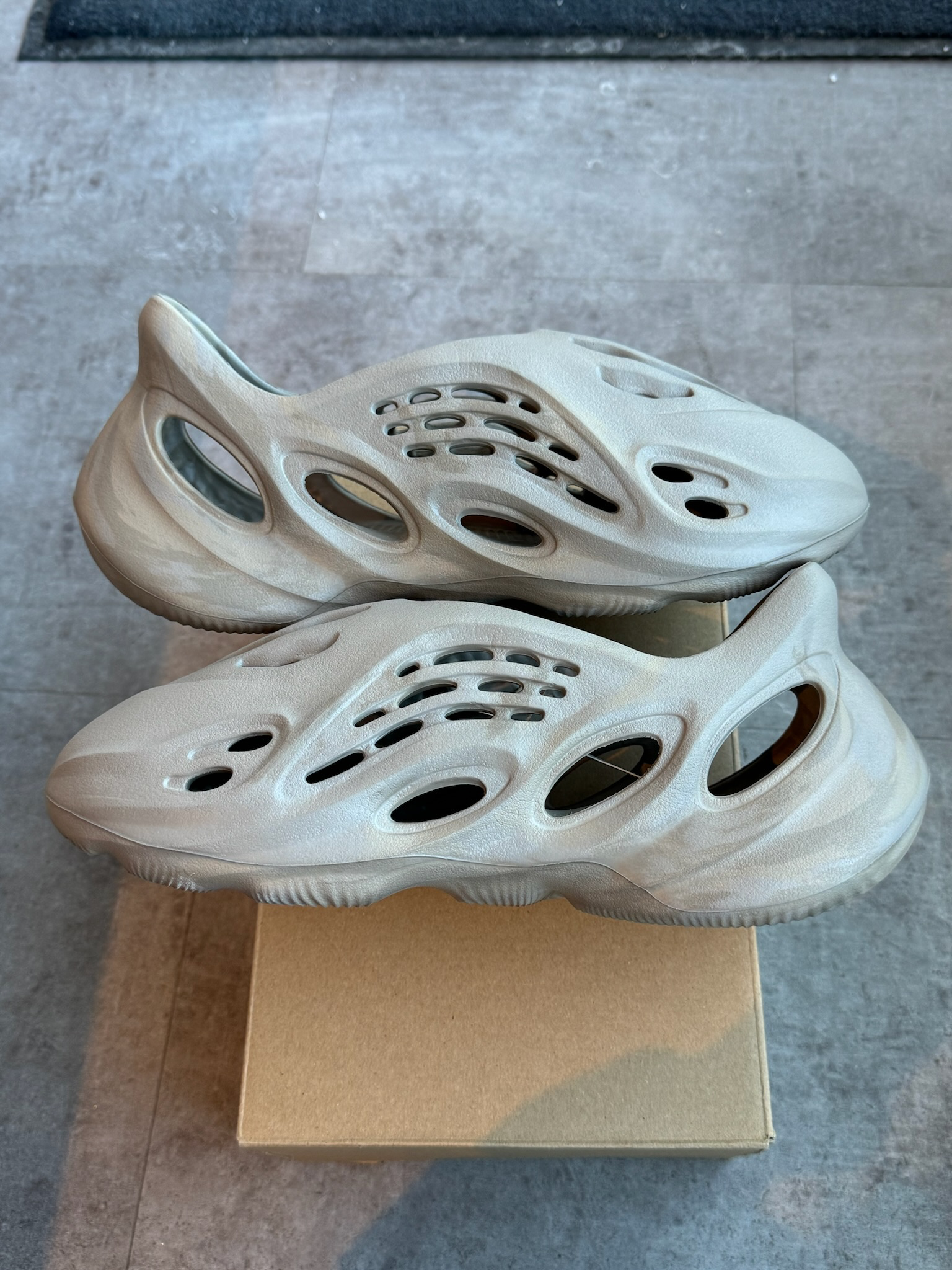 Adidas Yeezy Foam RNNR Stone Sage (Preowned Size 9)