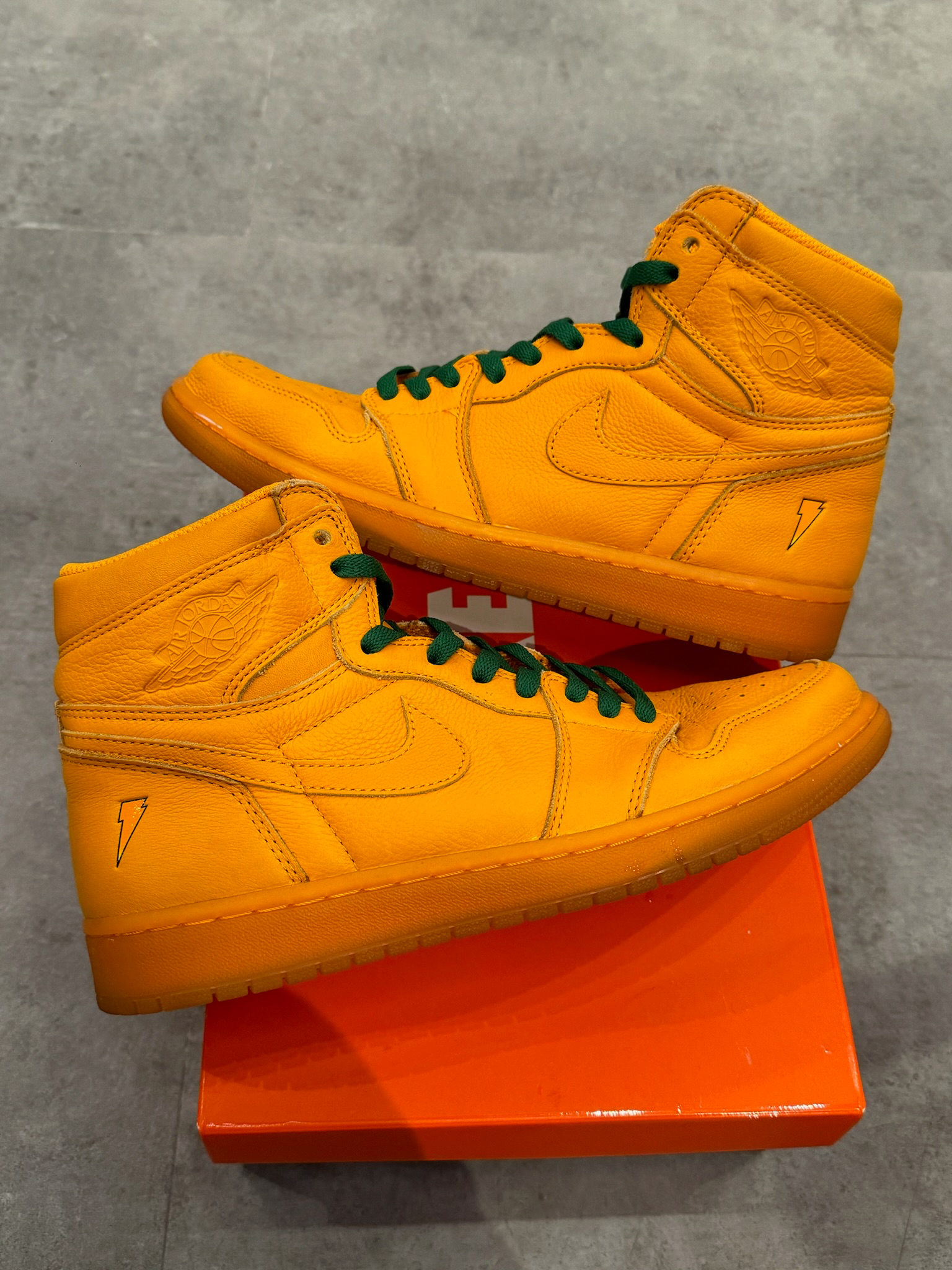 Air Jordan 1 Retro High Gatorade Orange Peel (Preowned Size 9.5)