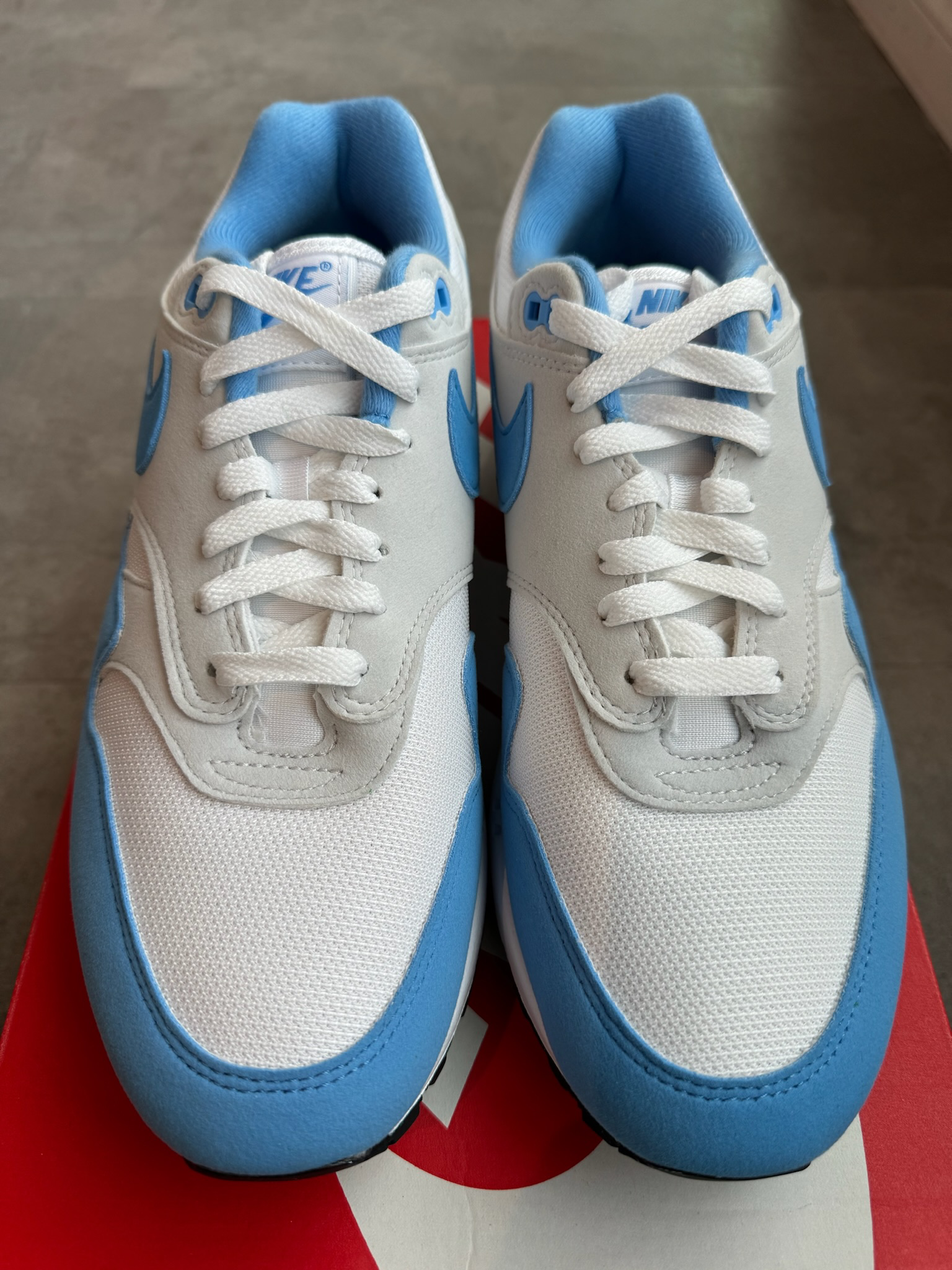 Nike Air Max 1 White University Blue (Preowned size 9.5)