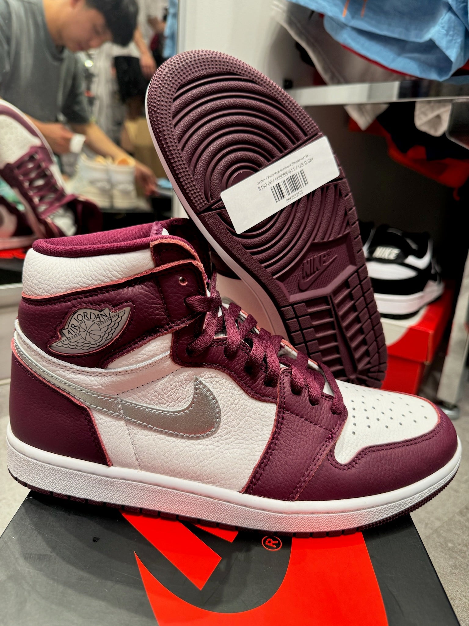 Jordan 1 Retro High Bordeaux (Preowned Size 9.5)