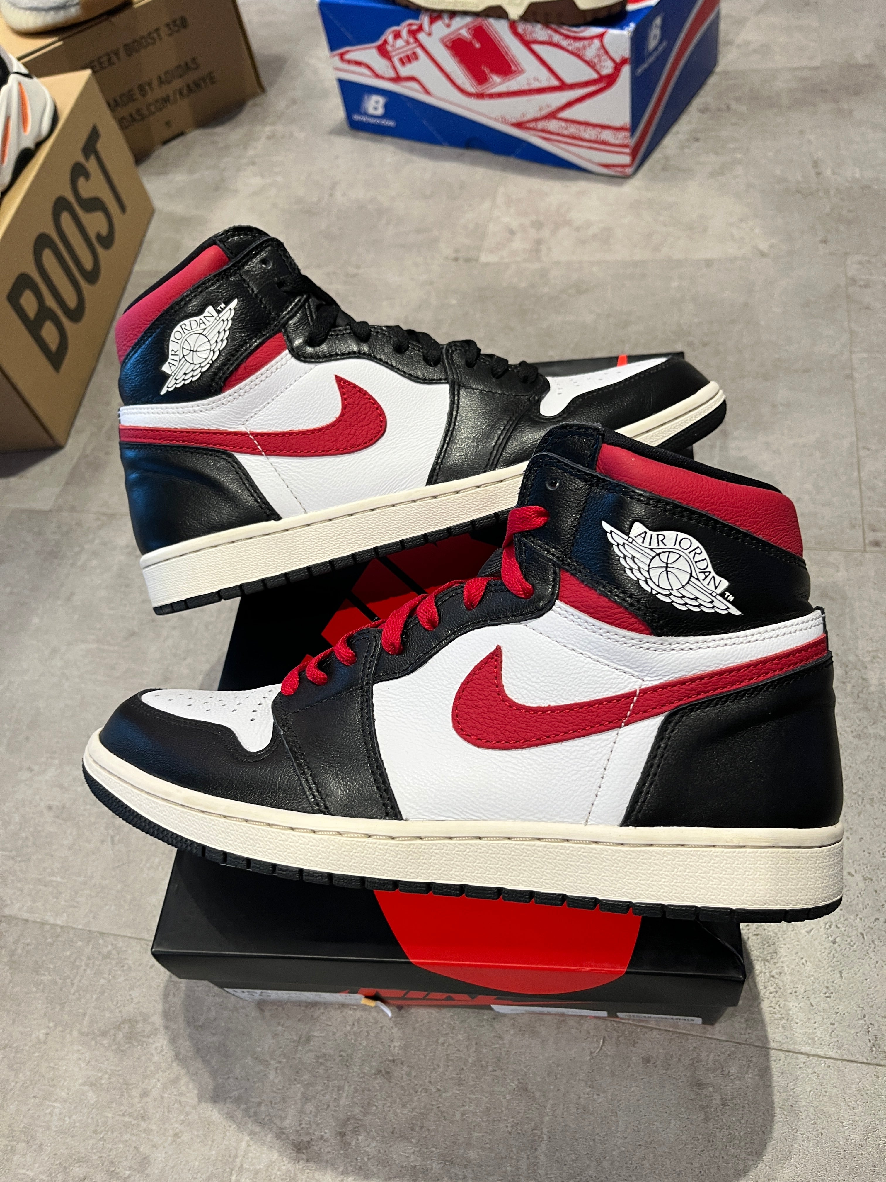 Jordan 1 Retro High Black Gym Red (Preowned Size 10)