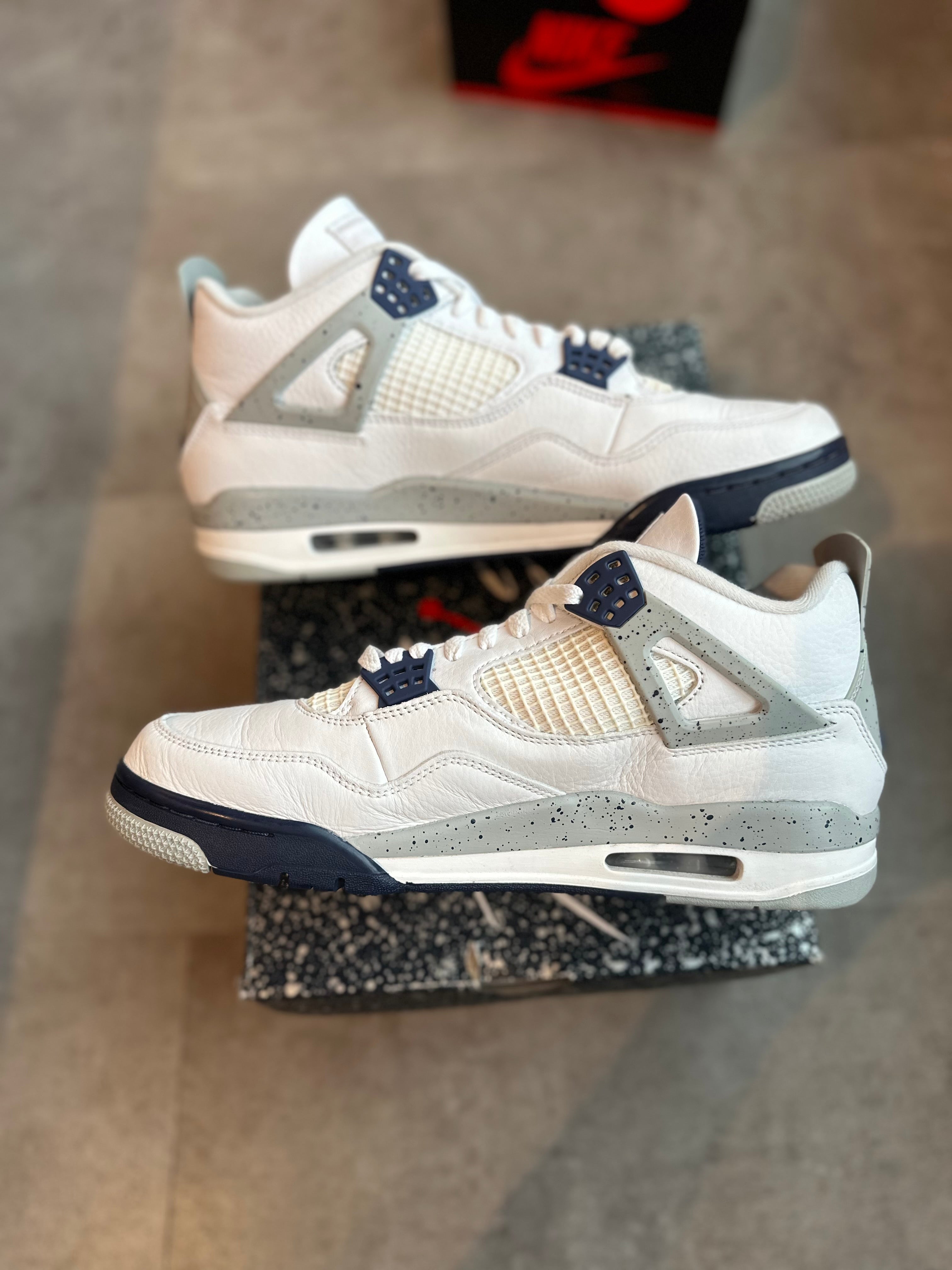 Jordan 4 Retro Midnight Navy (Preowned Size 11)