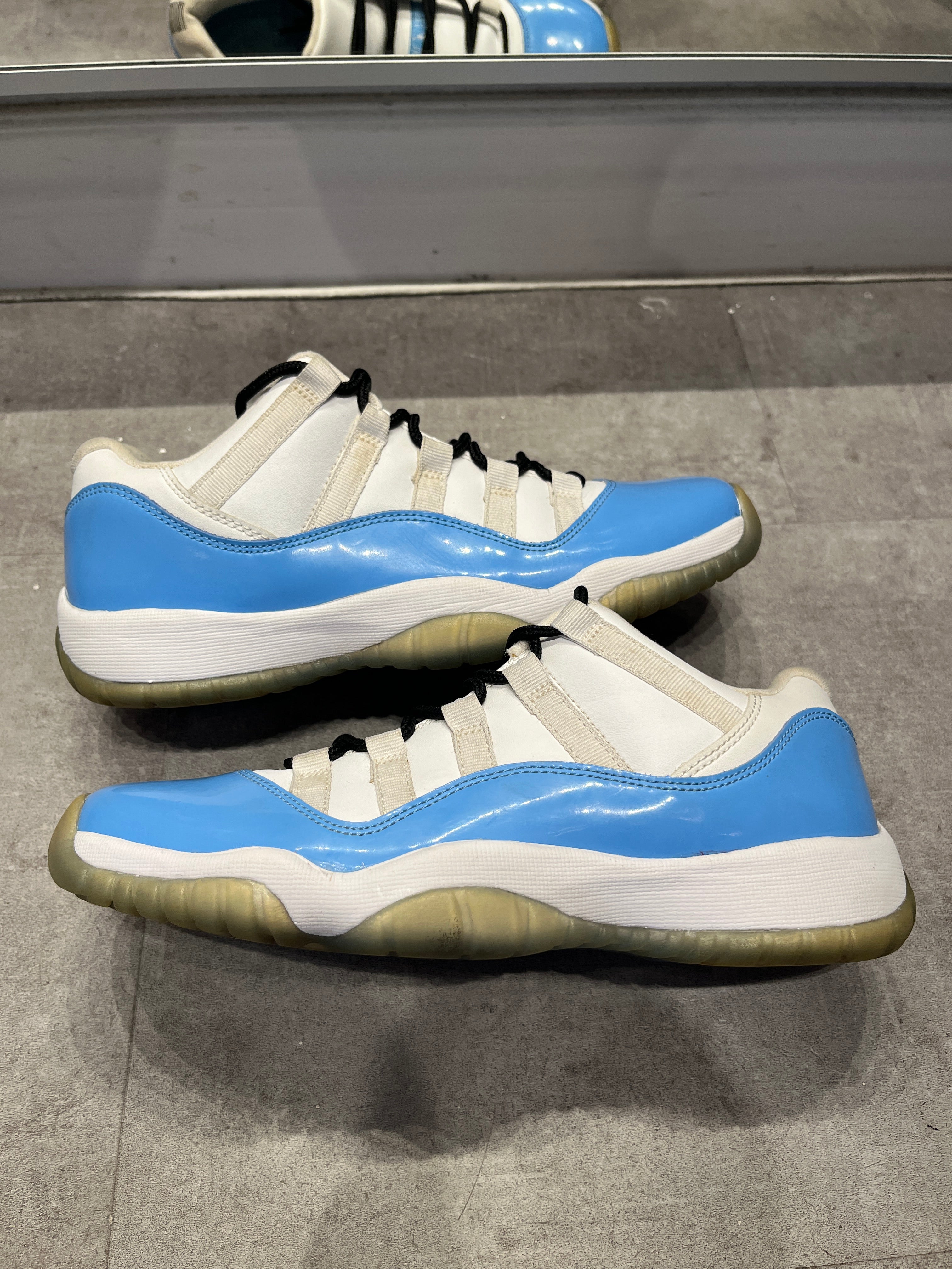 Jordan 11 Retro Low University Blue GS (Preowned Size 7y)