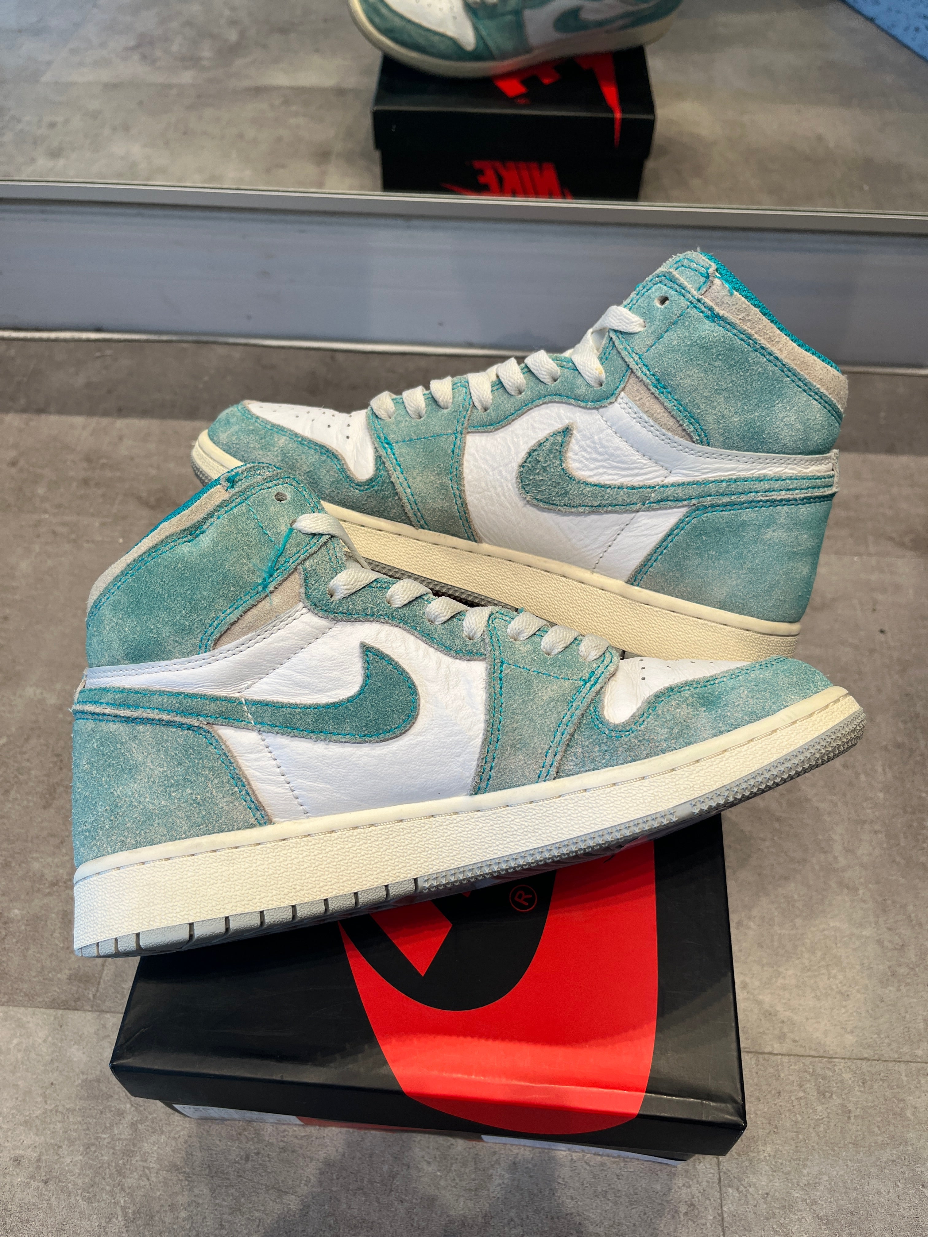 Jordan 1 Retro High Turbo Green (GS) (Preowned)